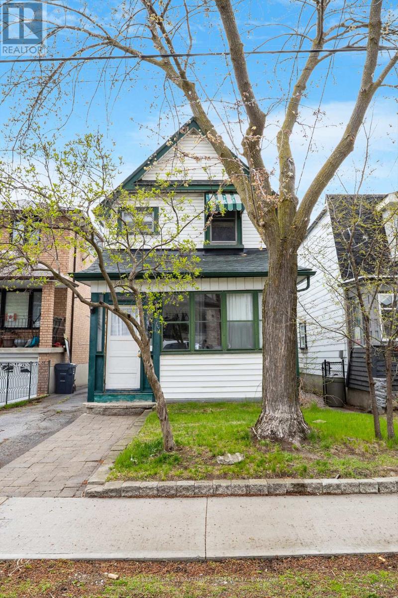43 King Edward Avenue, Toronto, Ontario  M4C 5J5 - Photo 9 - E12455485