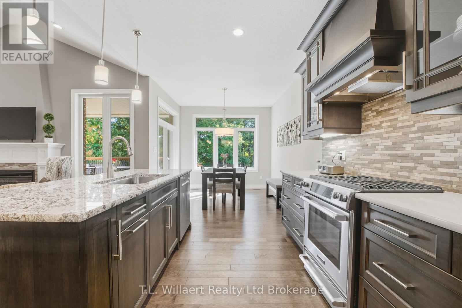 64 Colin Avenue, Tillsonburg, Ontario  N4G 0E5 - Photo 10 - X12455541