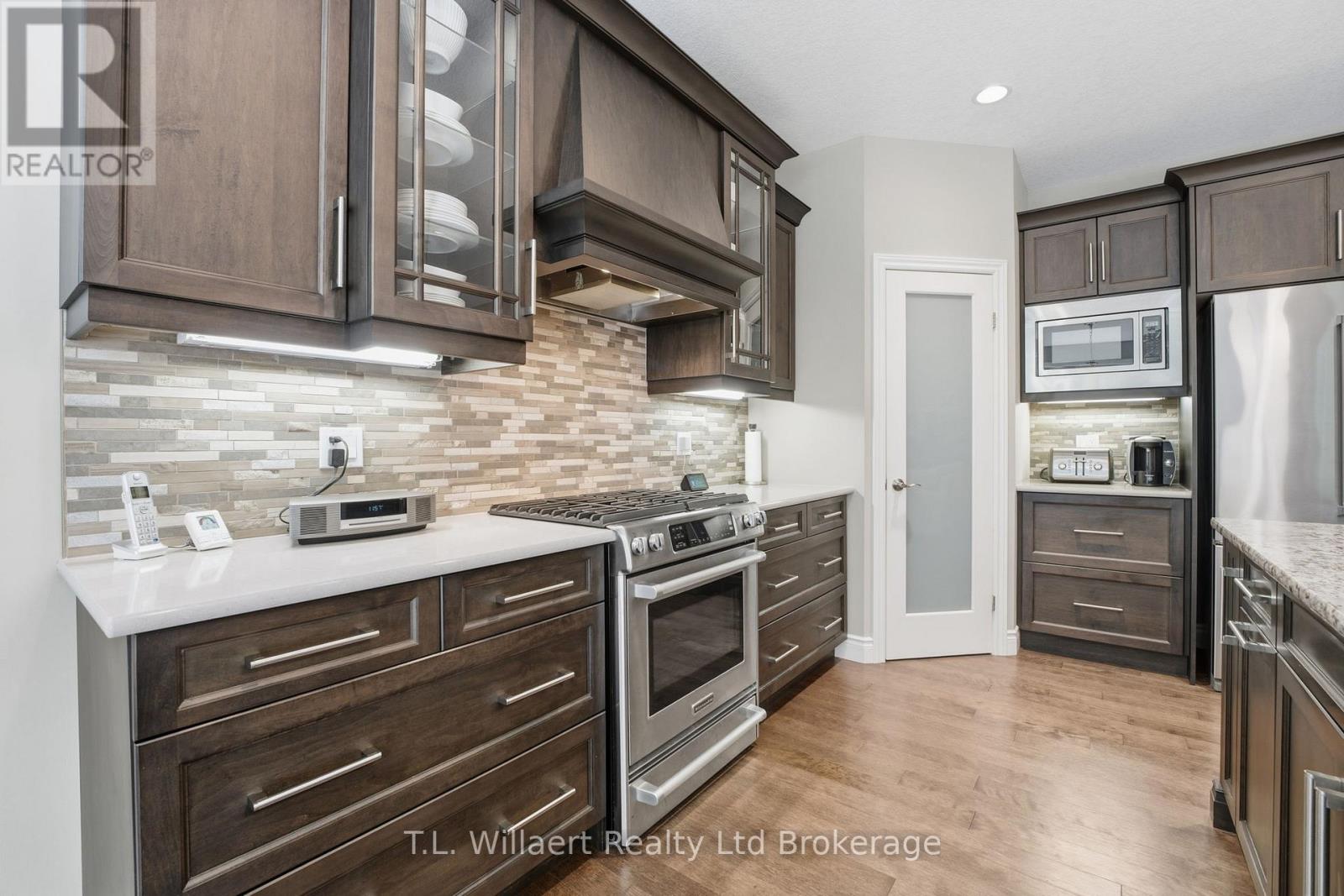 64 Colin Avenue, Tillsonburg, Ontario  N4G 0E5 - Photo 12 - X12455541
