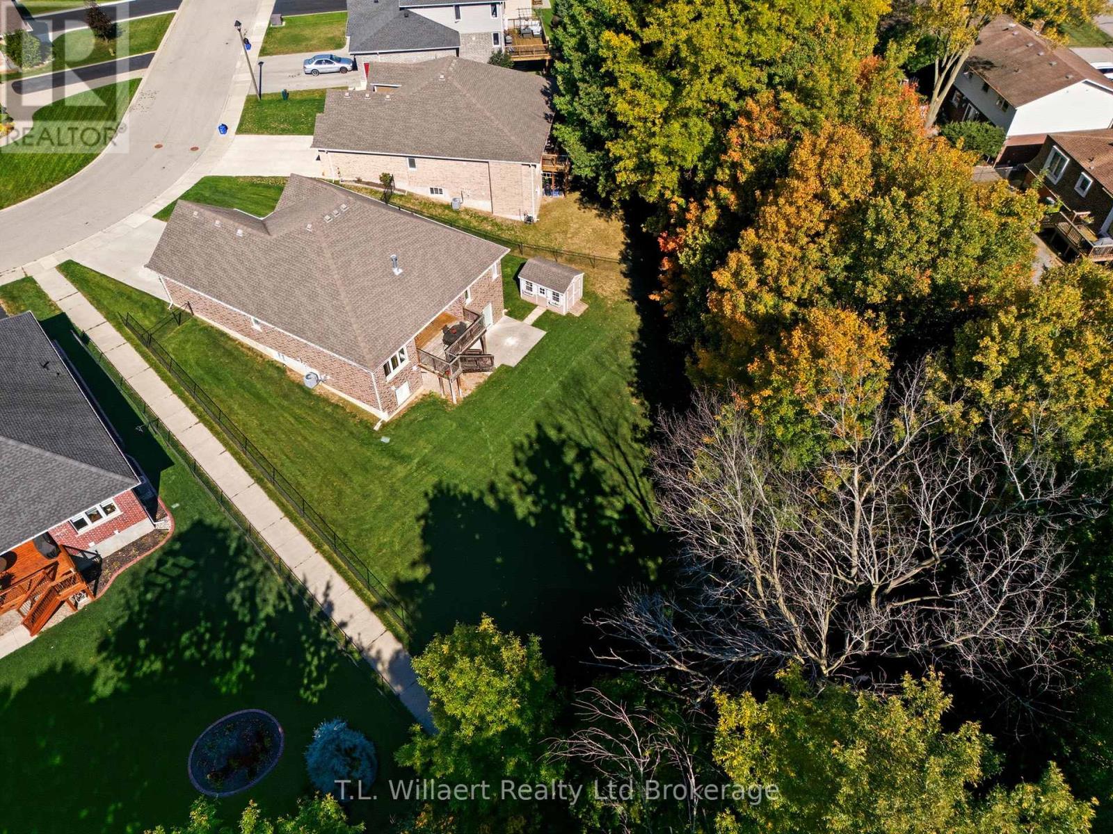 64 Colin Avenue, Tillsonburg, Ontario  N4G 0E5 - Photo 36 - X12455541