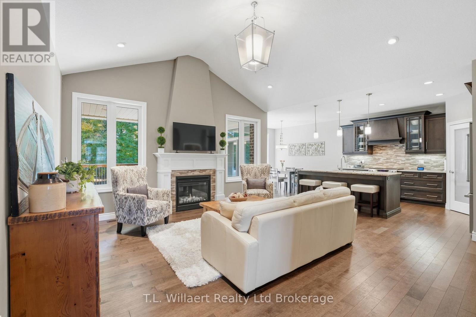 64 Colin Avenue, Tillsonburg, Ontario  N4G 0E5 - Photo 5 - X12455541