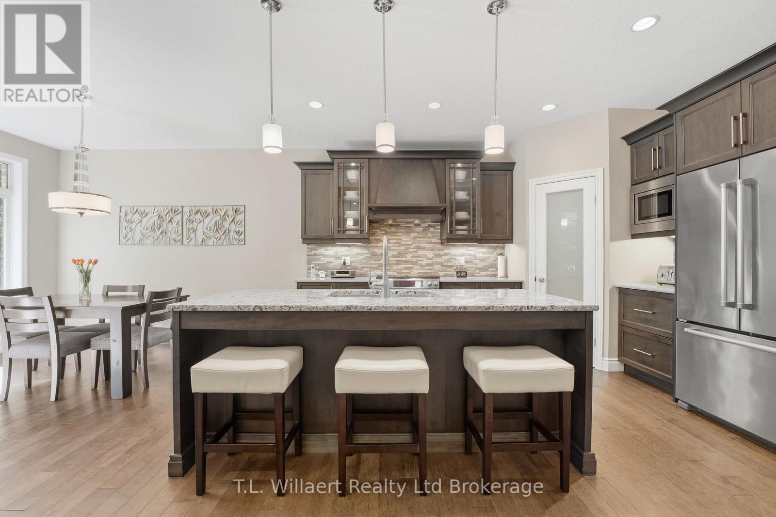 64 Colin Avenue, Tillsonburg, Ontario  N4G 0E5 - Photo 8 - X12455541