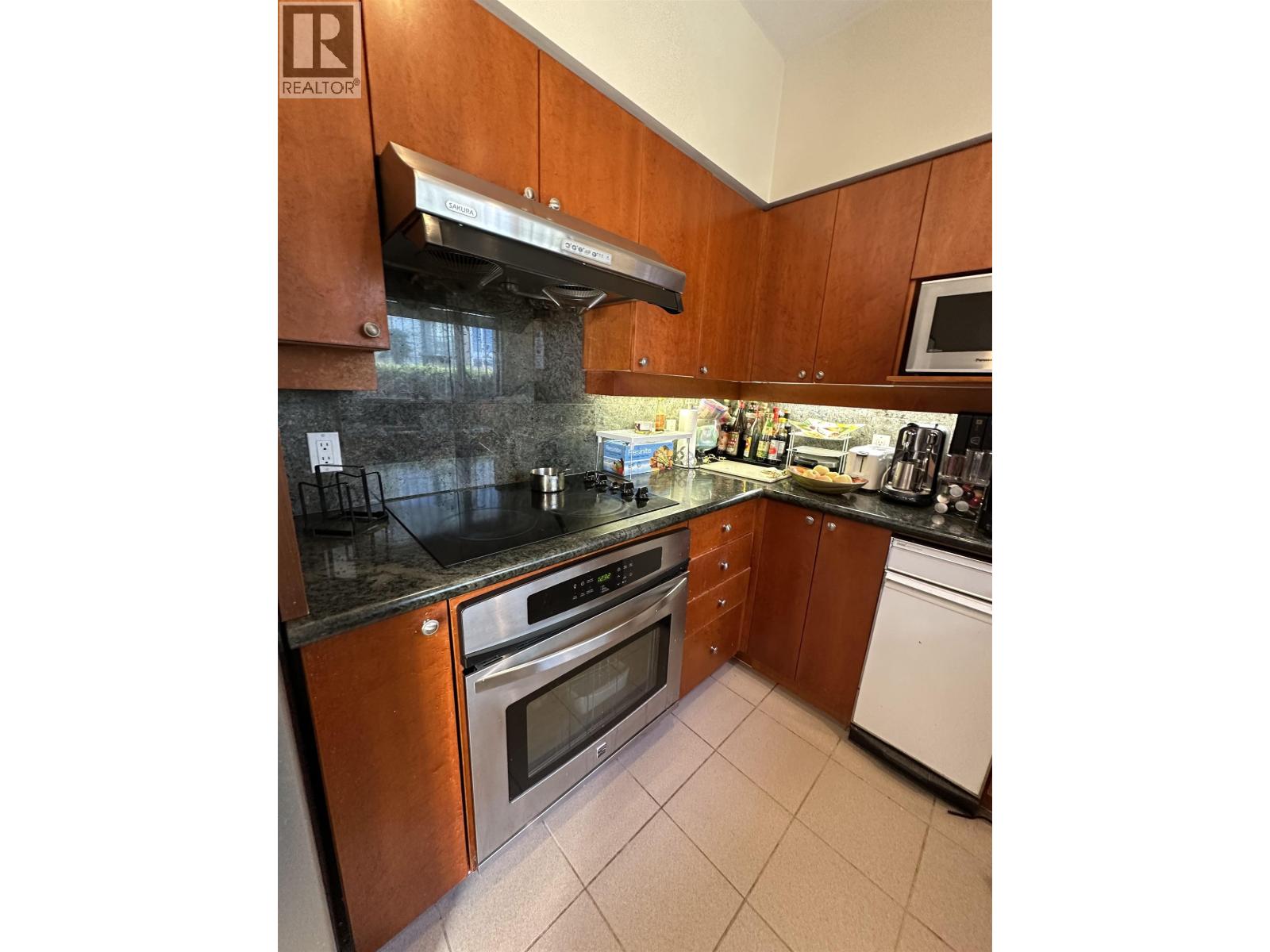 122 1228 Marinaside Crescent, Vancouver, British Columbia  V6Z 2W4 - Photo 11 - R3017220