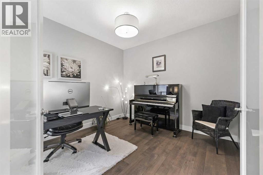 25 Rock Lake Heights Nw, Calgary, Alberta  T3G 0G1 - Photo 17 - A2260980