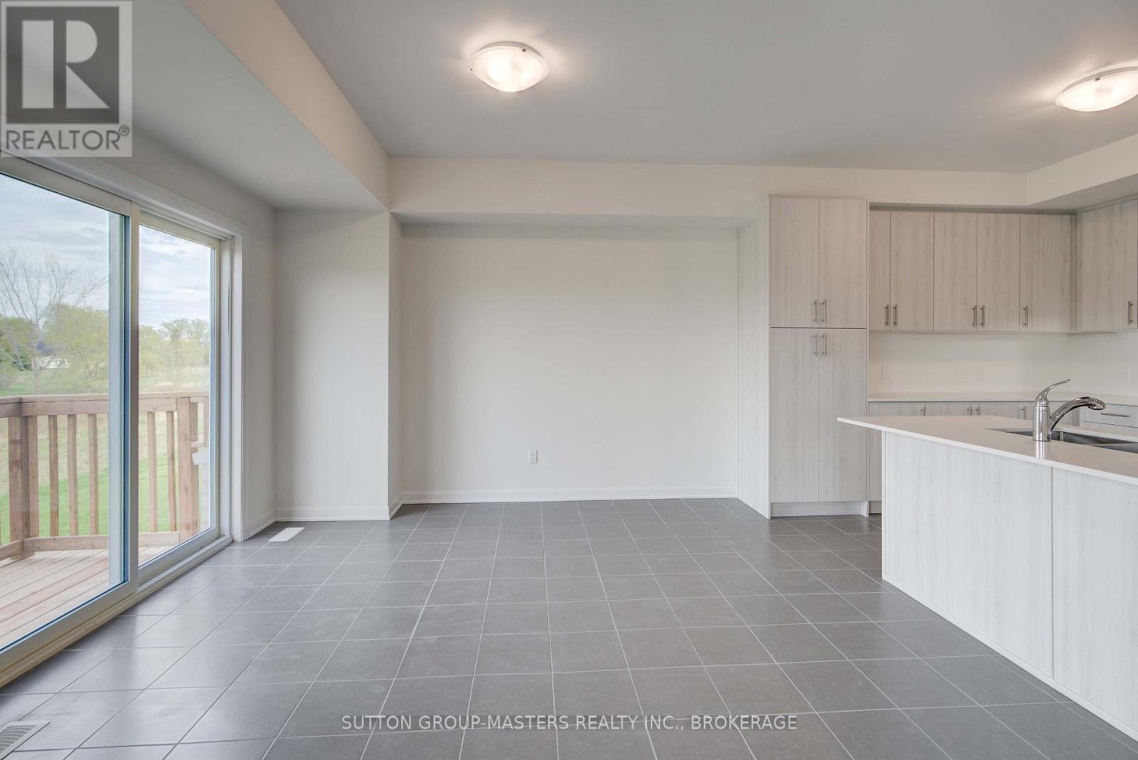 102 Oakmont Drive, Loyalist, Ontario  K0H 1G0 - Photo 9 - X12455547