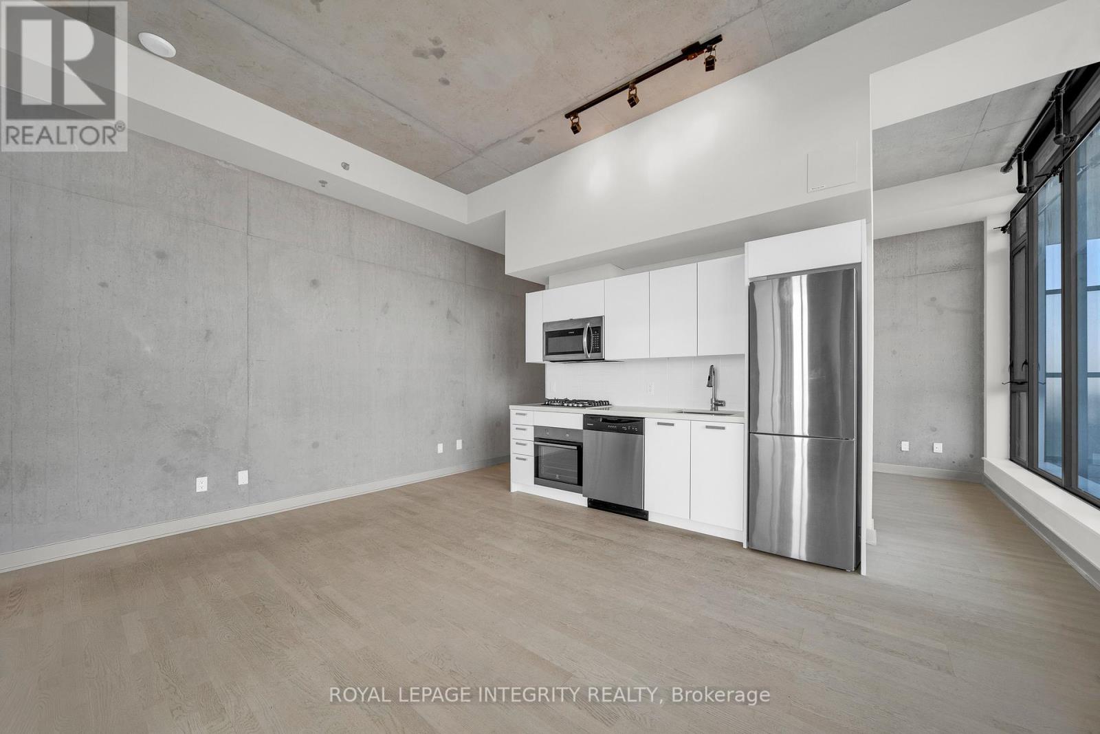 802 - 203 Catherine Street, Ottawa, Ontario  K2P 1J5 - Photo 13 - X12455504