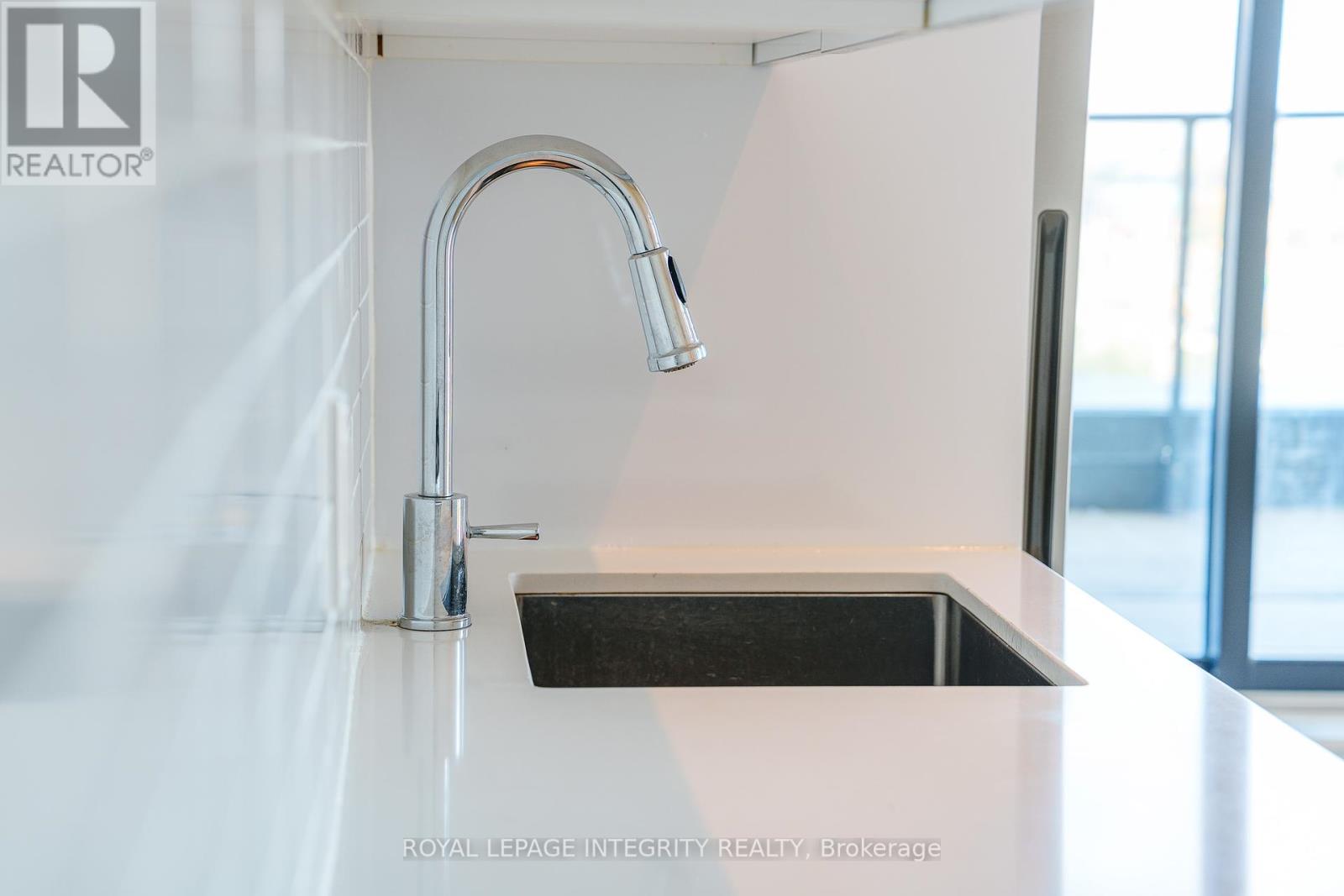 802 - 203 Catherine Street, Ottawa, Ontario  K2P 1J5 - Photo 17 - X12455504