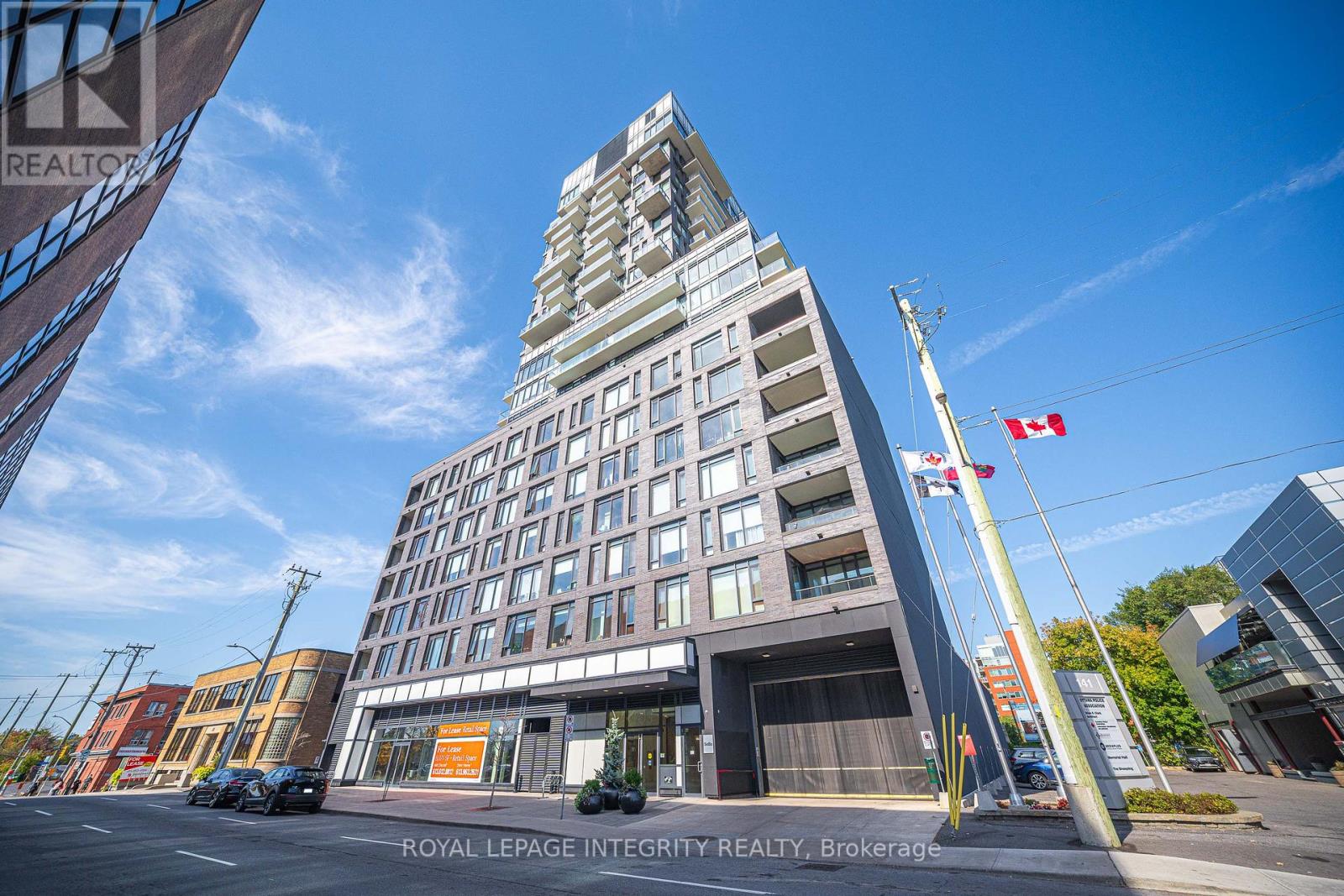 802 - 203 Catherine Street, Ottawa, Ontario  K2P 1J5 - Photo 2 - X12455504