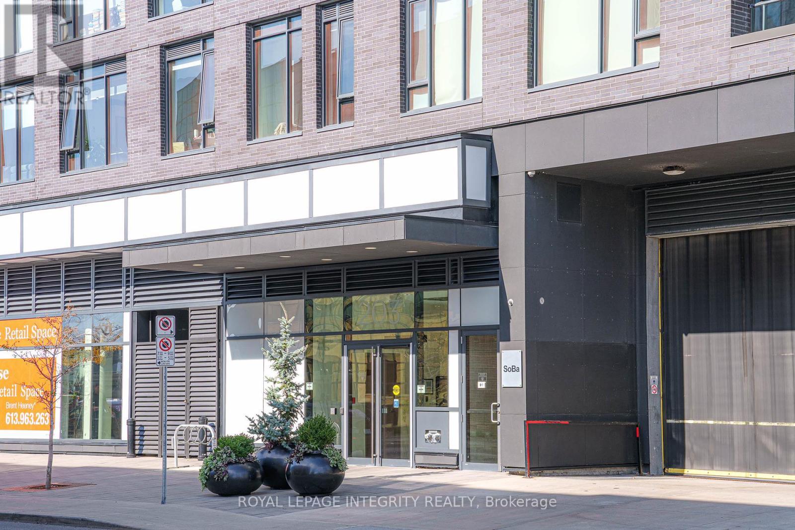 802 - 203 Catherine Street, Ottawa, Ontario  K2P 1J5 - Photo 4 - X12455504