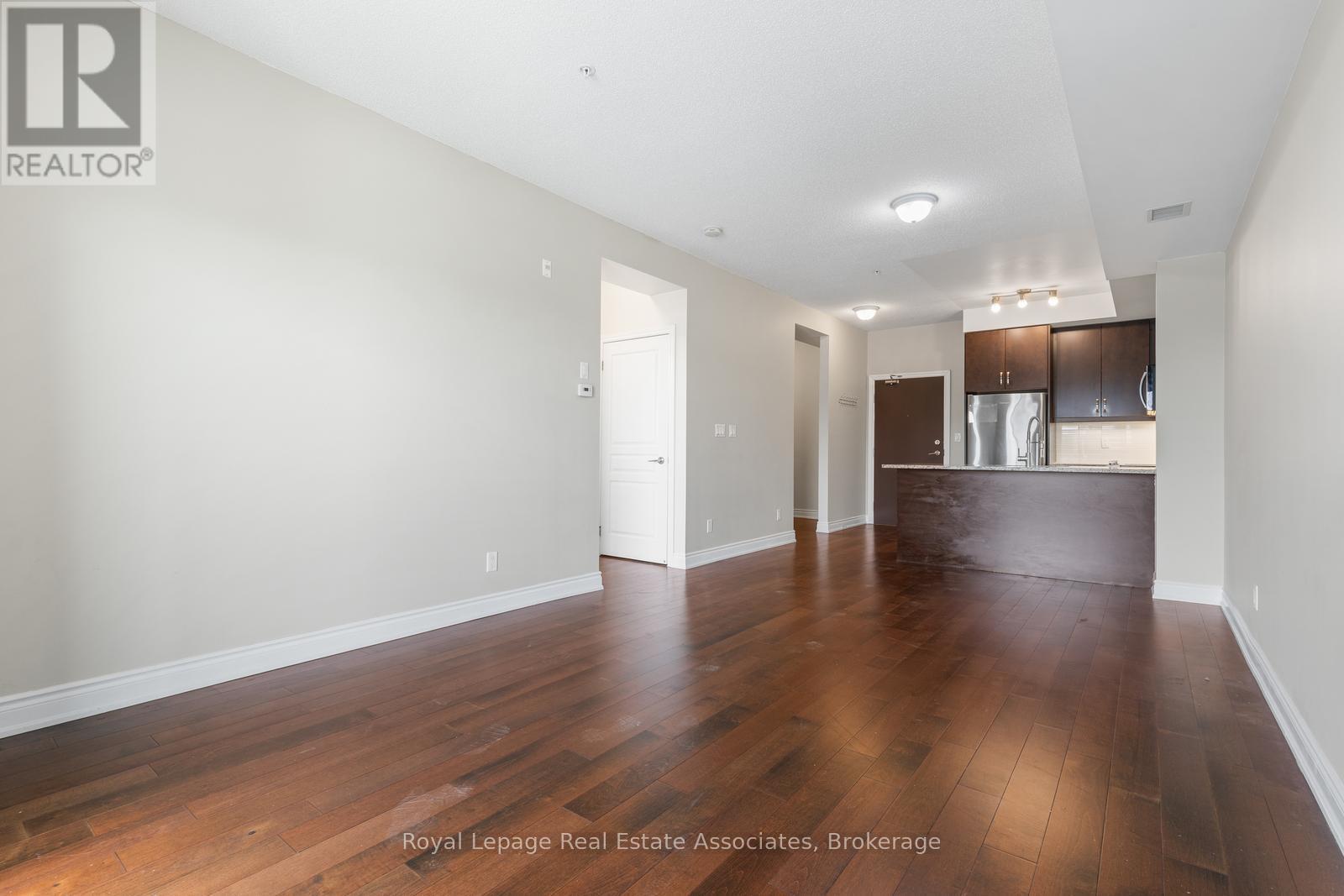 333 - 3170 Erin Mills Parkway, Mississauga, Ontario  L5L 0B6 - Photo 6 - W12455478