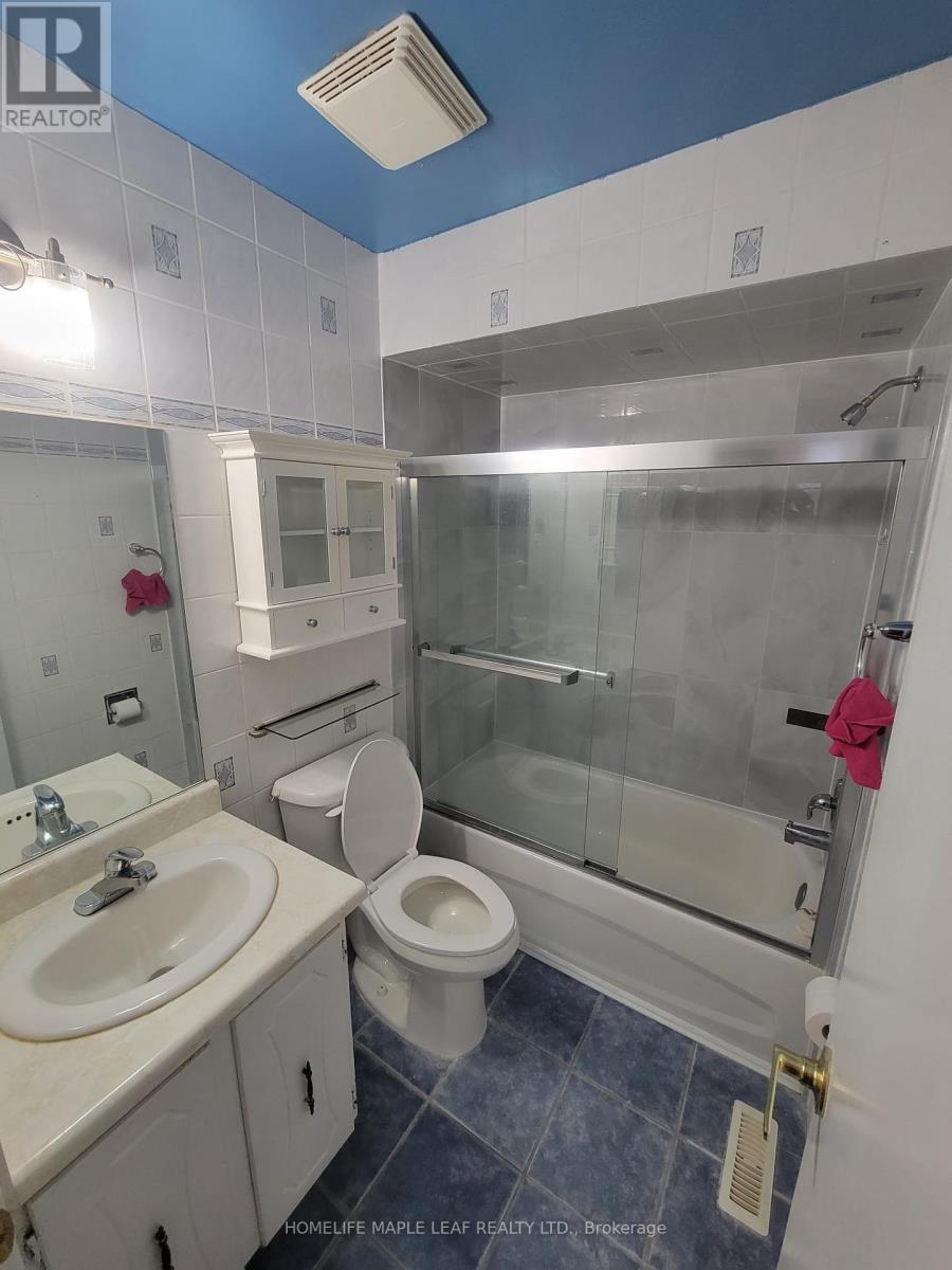 Upper - 4 Ashurst Crescent, Brampton, Ontario  L6V 3N8 - Photo 10 - W12455490