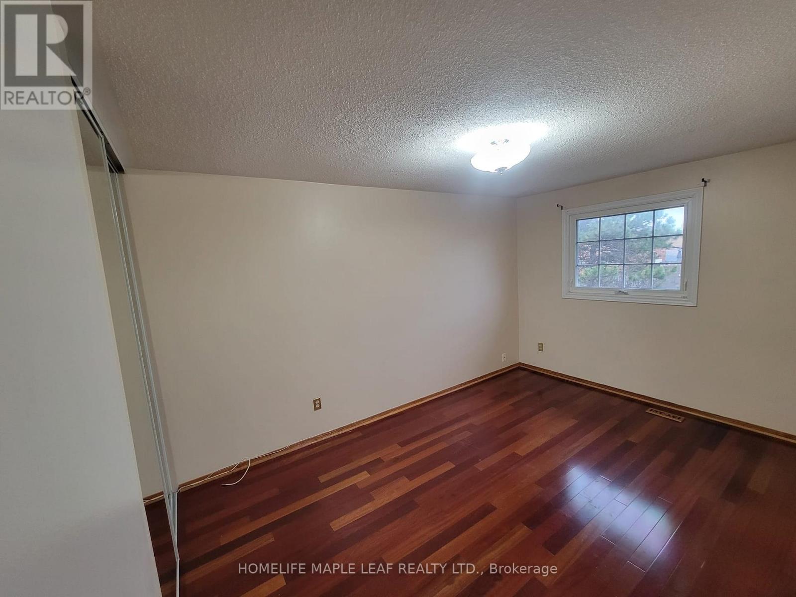 Upper - 4 Ashurst Crescent, Brampton, Ontario  L6V 3N8 - Photo 12 - W12455490