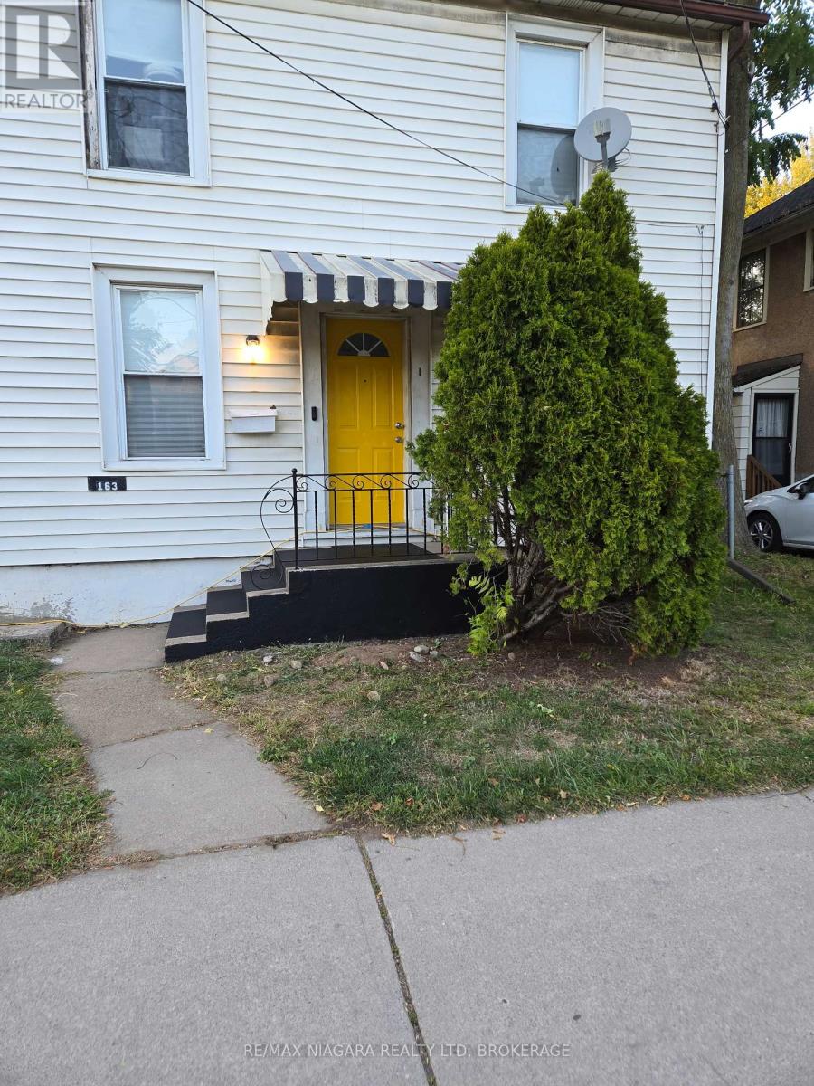 163 Welland Avenue, St. Catharines, Ontario  L2R 2N9 - Photo 1 - X12455533