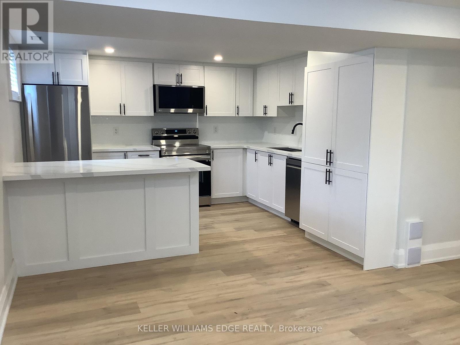 2 - 229 West 18th Street, Hamilton, Ontario  L9C 4H1 - Photo 2 - X12455489