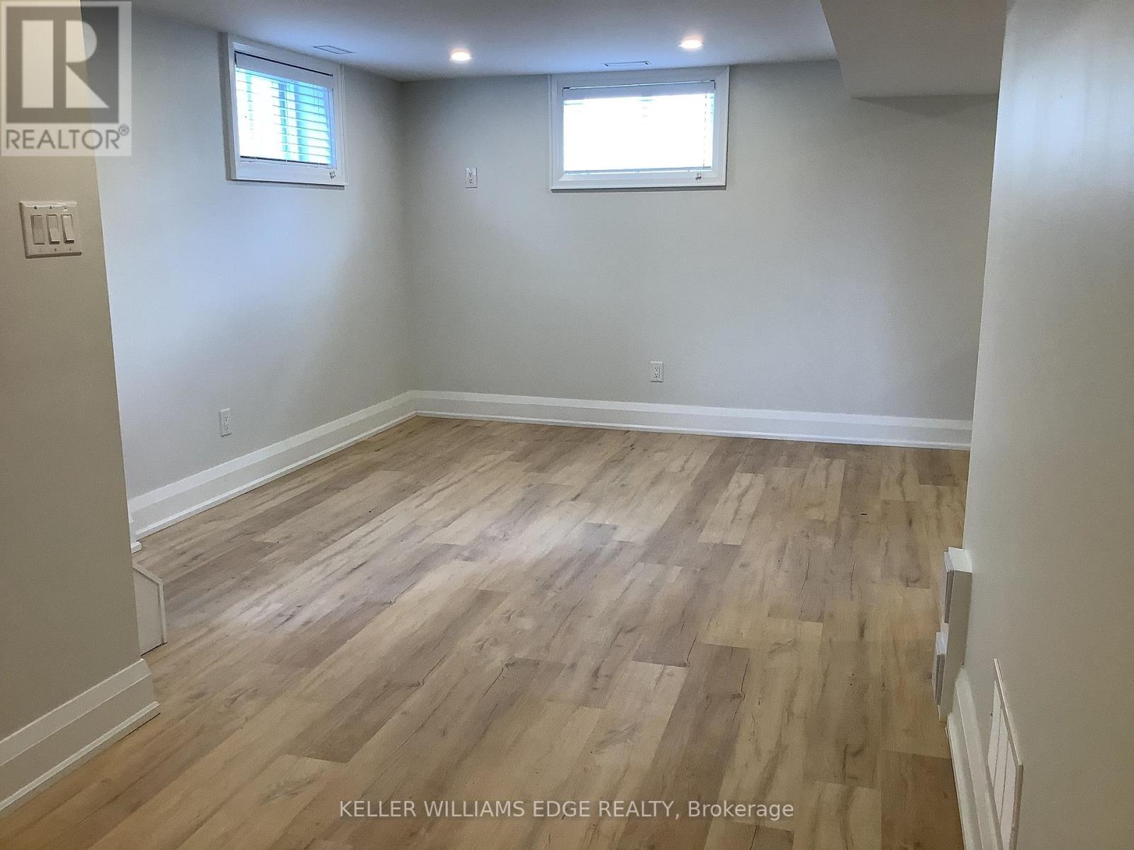 2 - 229 West 18th Street, Hamilton, Ontario  L9C 4H1 - Photo 4 - X12455489