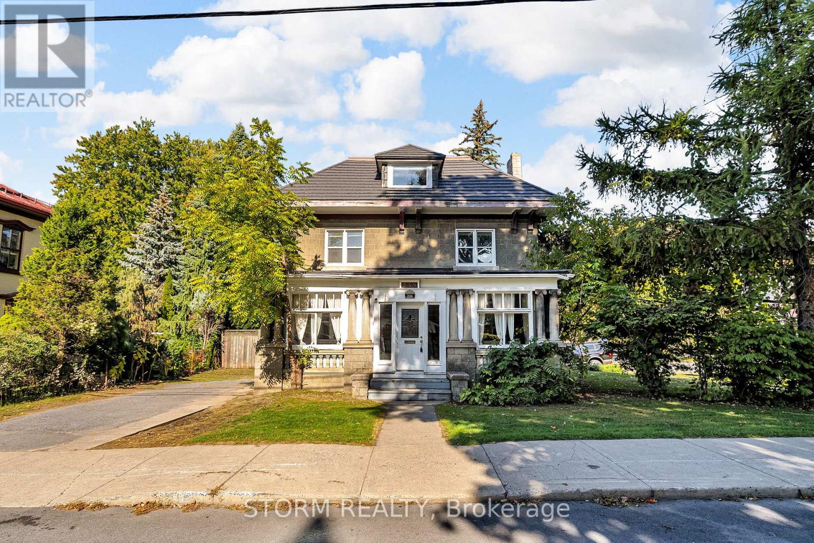 239 1st Street E, Cornwall, Ontario  K6H 1K9 - Photo 1 - X12455525