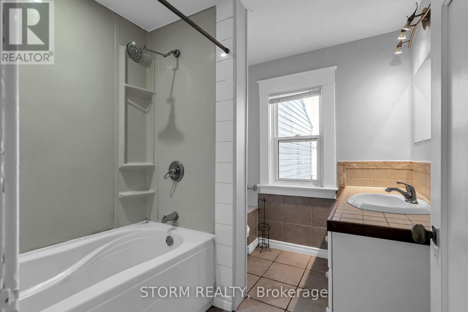 239 1st Street E, Cornwall, Ontario  K6H 1K9 - Photo 35 - X12455525
