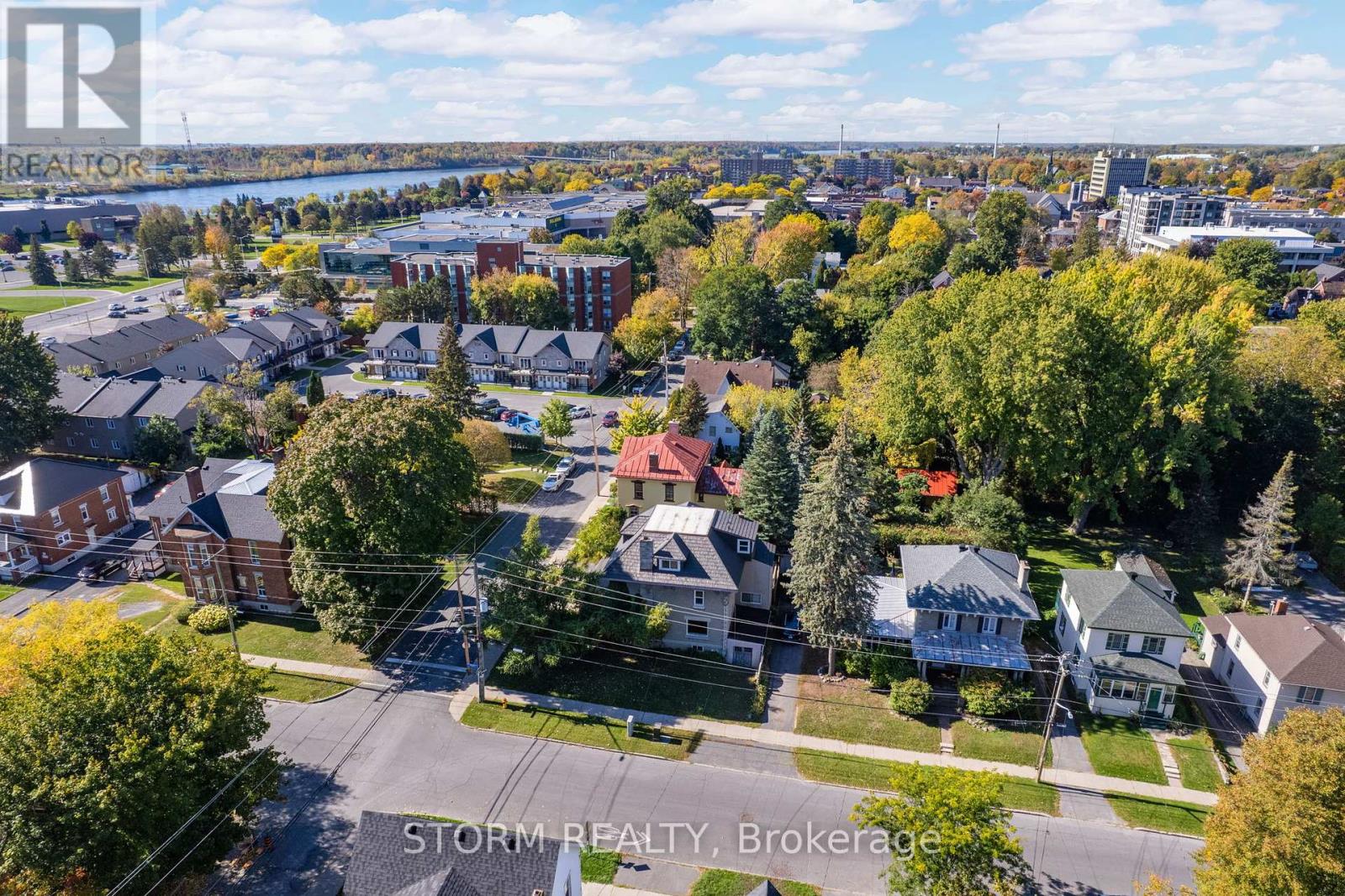 239 1st Street E, Cornwall, Ontario  K6H 1K9 - Photo 7 - X12455525