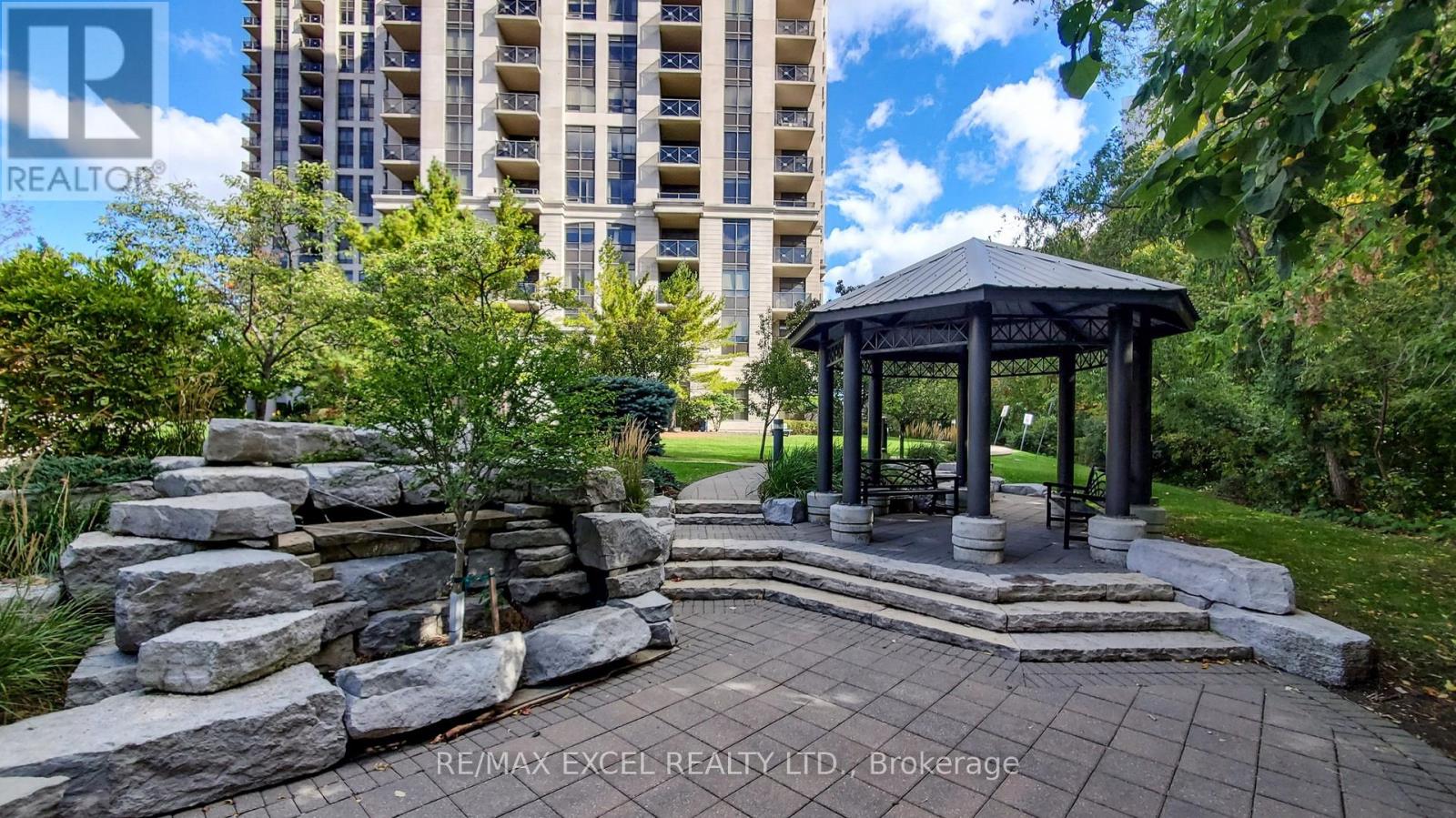 1204 - 135 Wynford Drive, Toronto, Ontario  M3C 0J4 - Photo 3 - C12455187