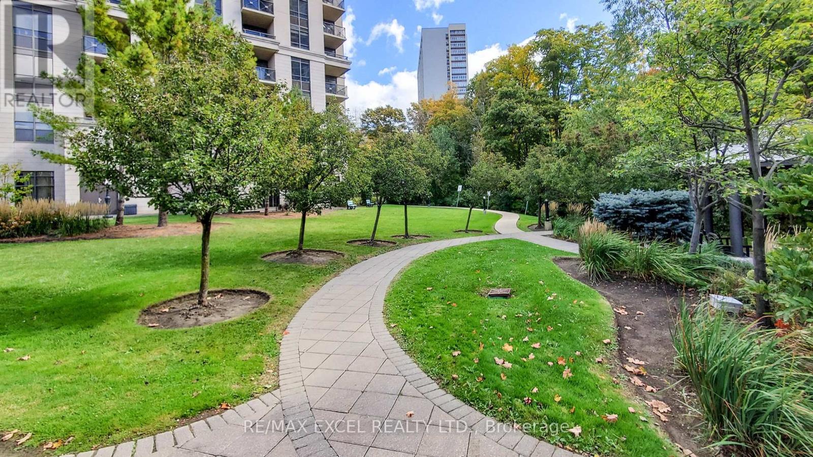 1204 - 135 Wynford Drive, Toronto, Ontario  M3C 0J4 - Photo 4 - C12455187
