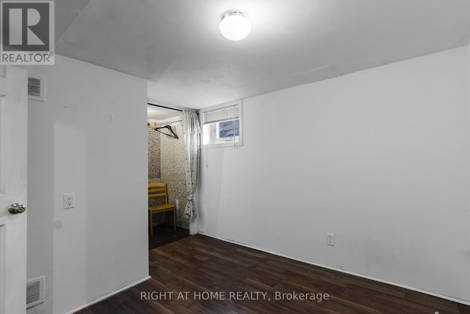 Lower - 26 Sixteenth Street, Toronto, Ontario  M8V 3J8 - Photo 9 - W12431177