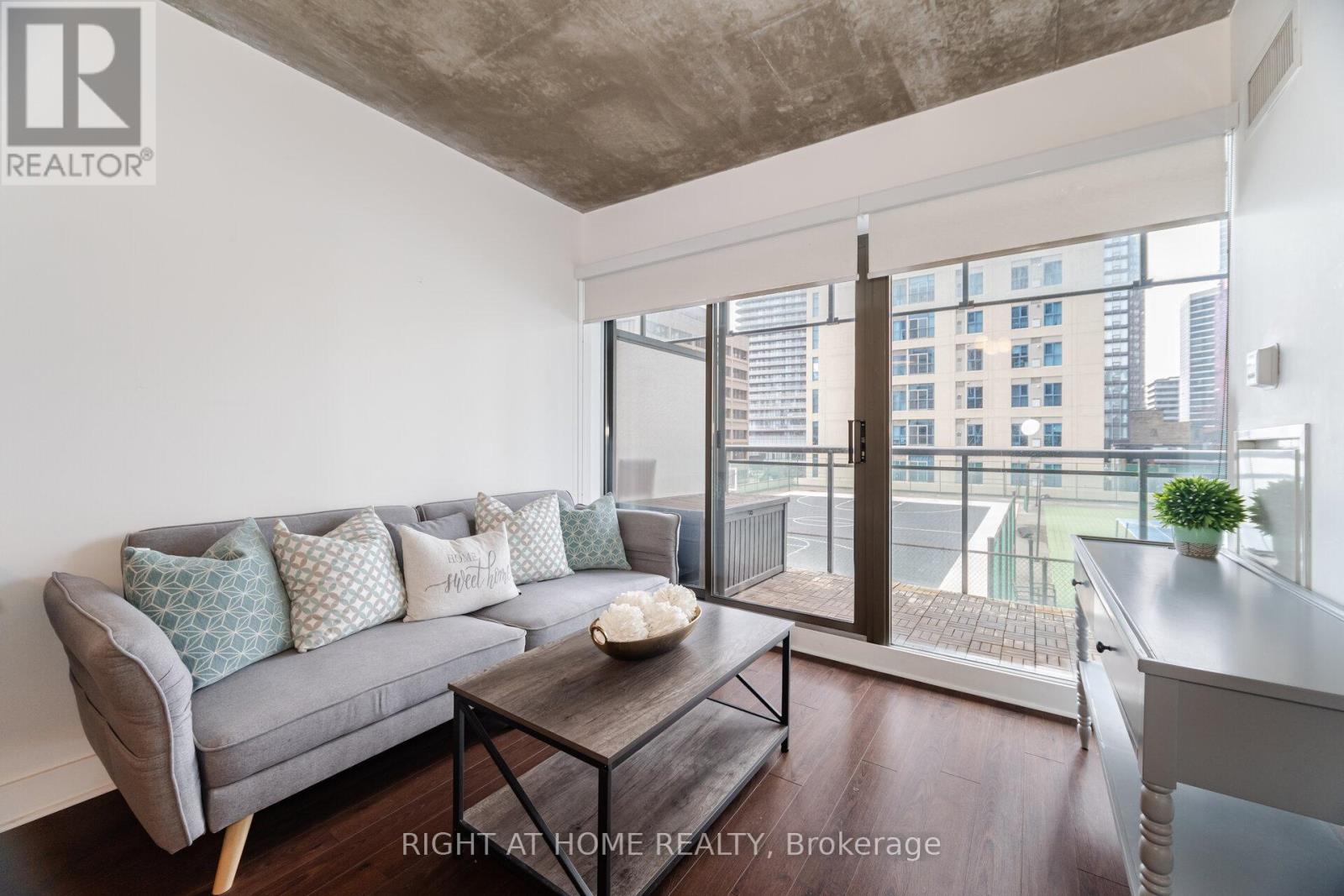 605 - 22 Wellesley Street E, Toronto, Ontario  M4Y 1G3 - Photo 14 - C12455544