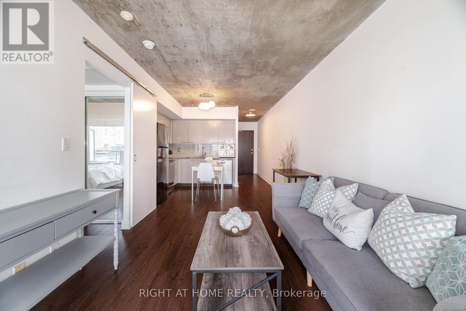 605 - 22 Wellesley Street E, Toronto, Ontario  M4Y 1G3 - Photo 15 - C12455544