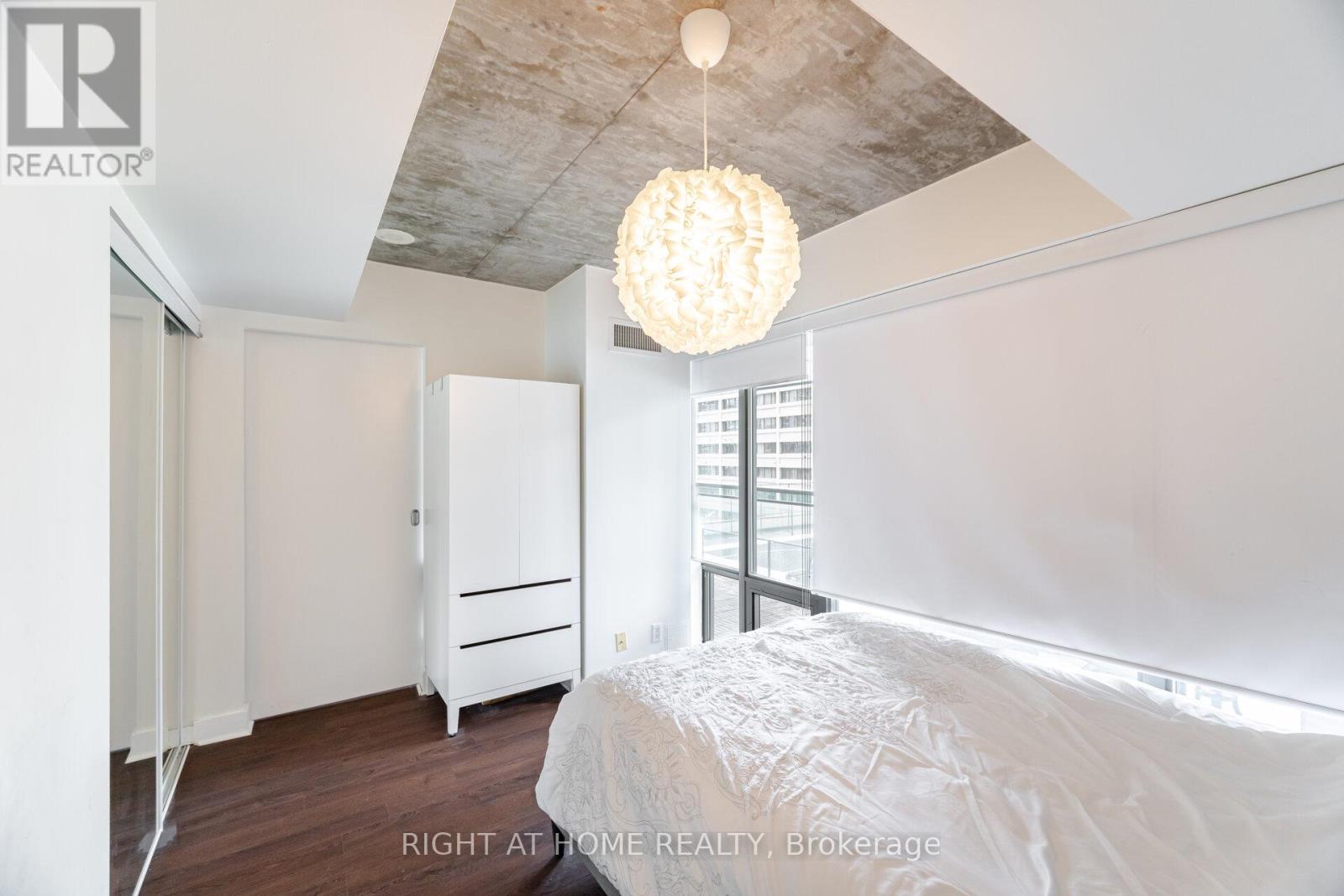 605 - 22 Wellesley Street E, Toronto, Ontario  M4Y 1G3 - Photo 19 - C12455544