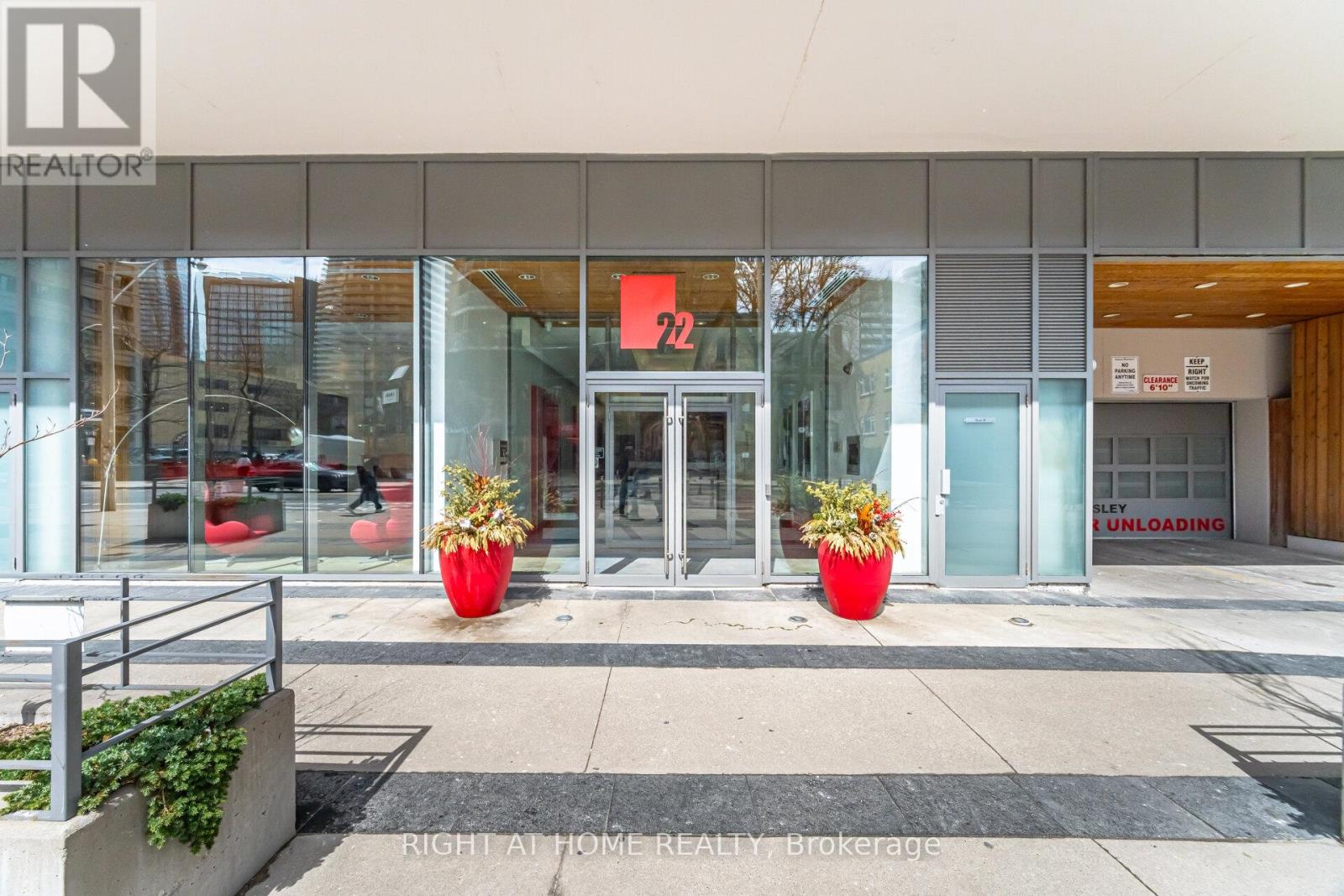 605 - 22 Wellesley Street E, Toronto, Ontario  M4Y 1G3 - Photo 2 - C12455544