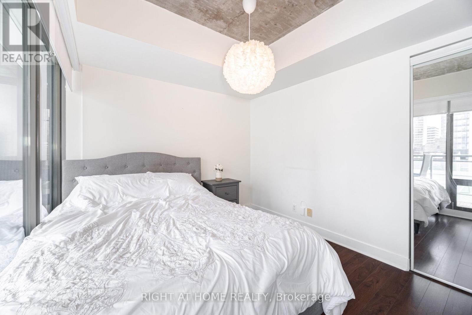 605 - 22 Wellesley Street E, Toronto, Ontario  M4Y 1G3 - Photo 21 - C12455544