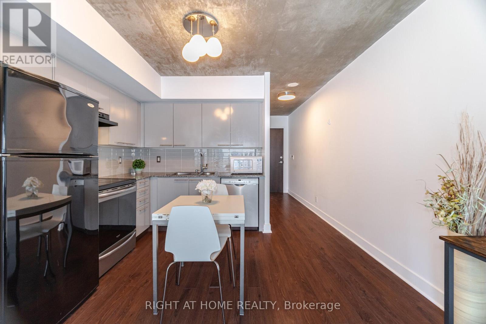 605 - 22 Wellesley Street E, Toronto, Ontario  M4Y 1G3 - Photo 7 - C12455544