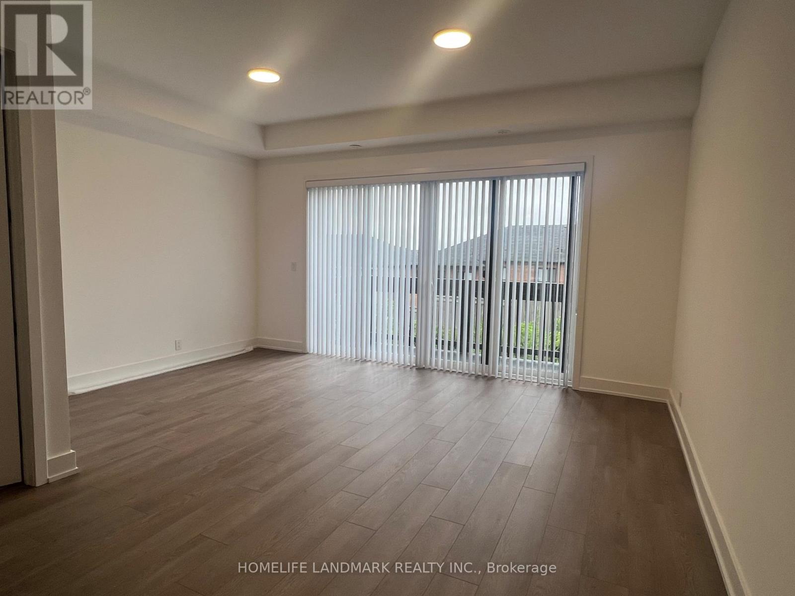 4 Chestnut Court, Aurora, Ontario  L4G 4A4 - Photo 8 - N12455128