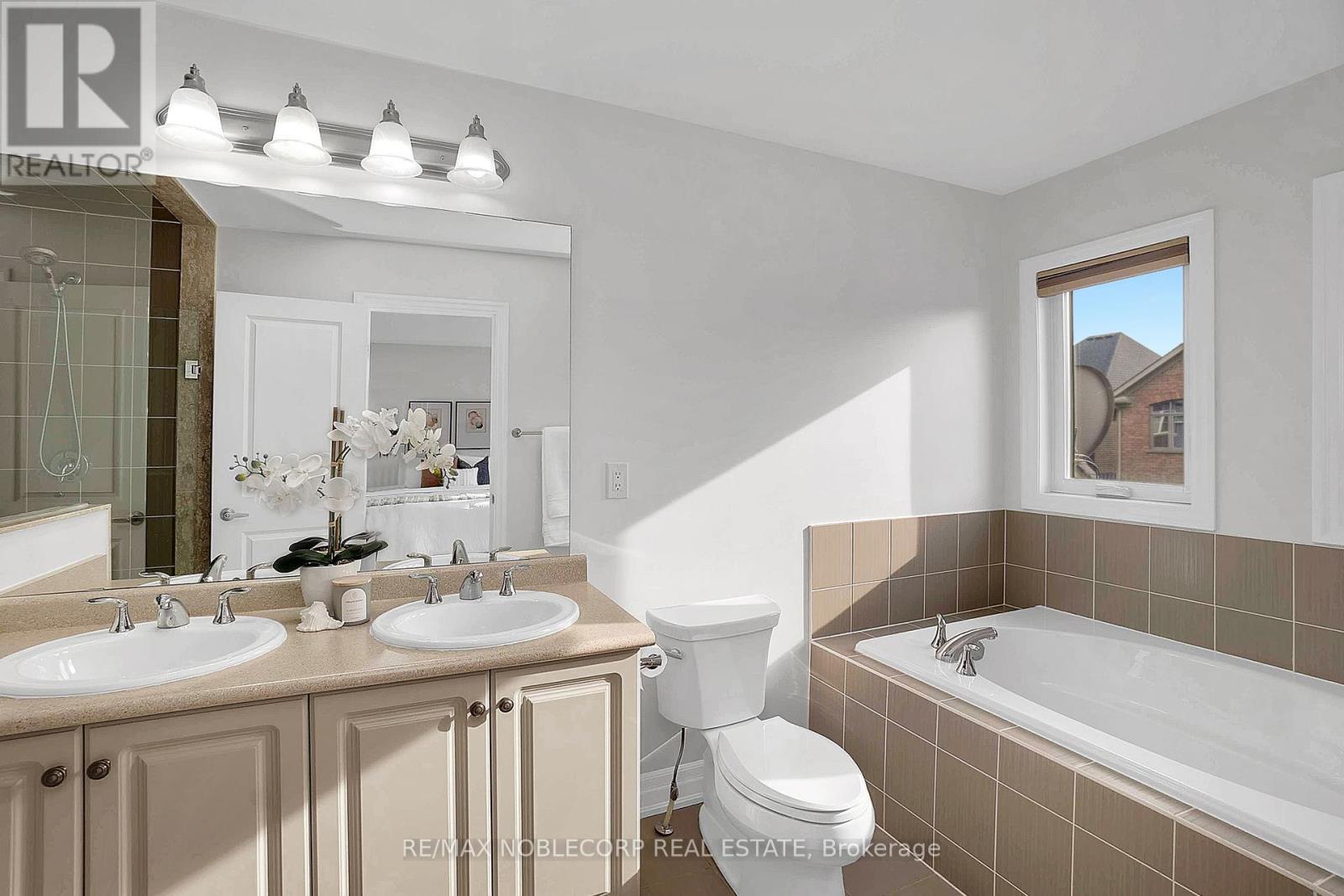 54 Wells Orchard Crescent, King, Ontario  L7B 0C6 - Photo 28 - N12455507