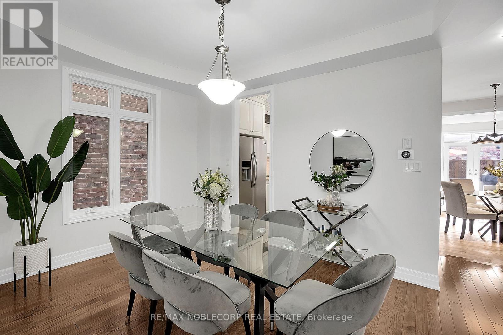 54 Wells Orchard Crescent, King, Ontario  L7B 0C6 - Photo 6 - N12455507