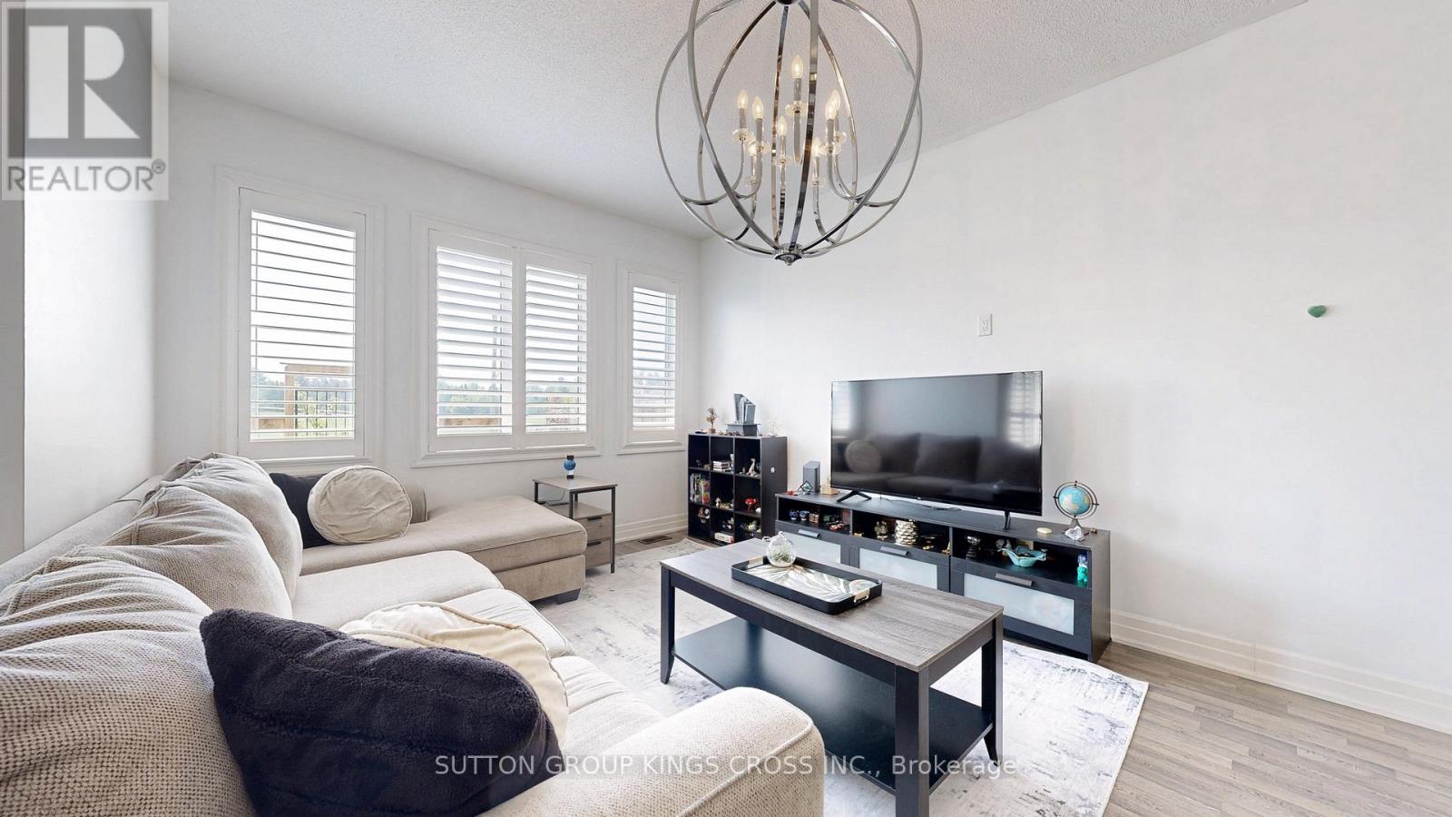 119 Wagner Crescent, Essa, Ontario  L0M 1B6 - Photo 5 - N12455530