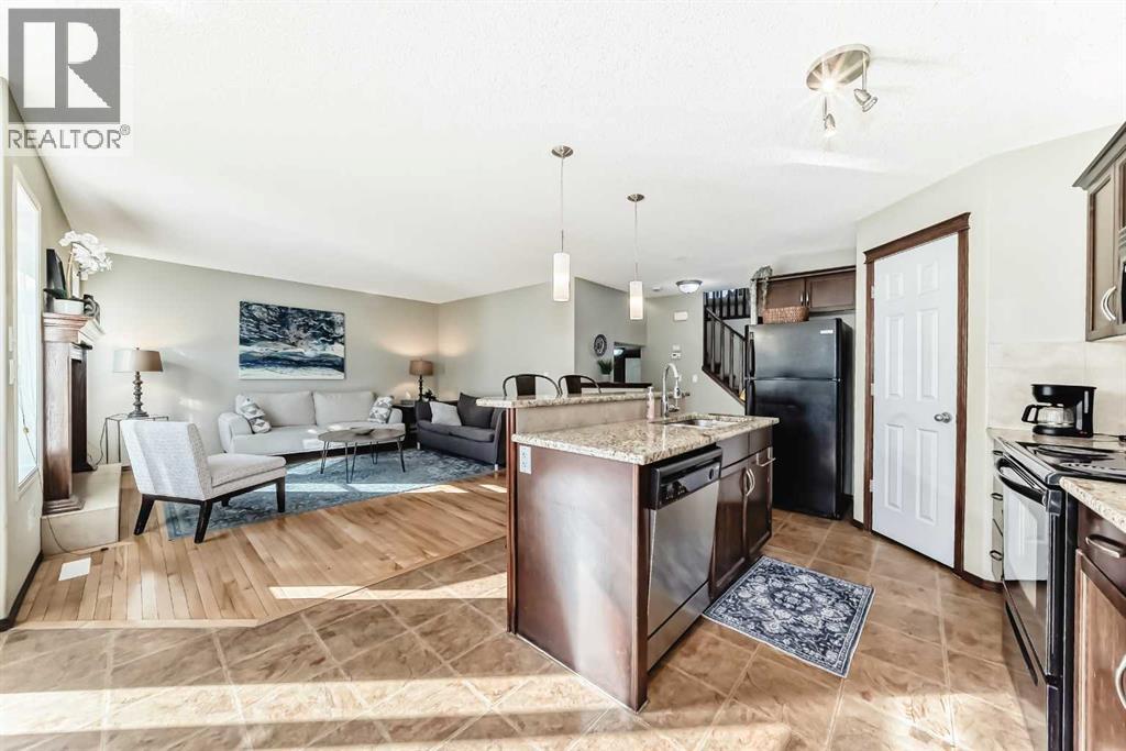 154 New Brighton Lane Se, Calgary, Alberta  T2E 0E2 - Photo 5 - A2259950