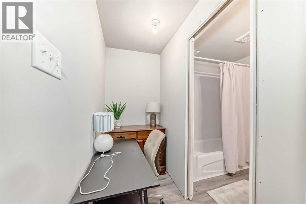 154 New Brighton Lane Se, Calgary, Alberta  T2E 0E2 - Photo 36 - A2259950