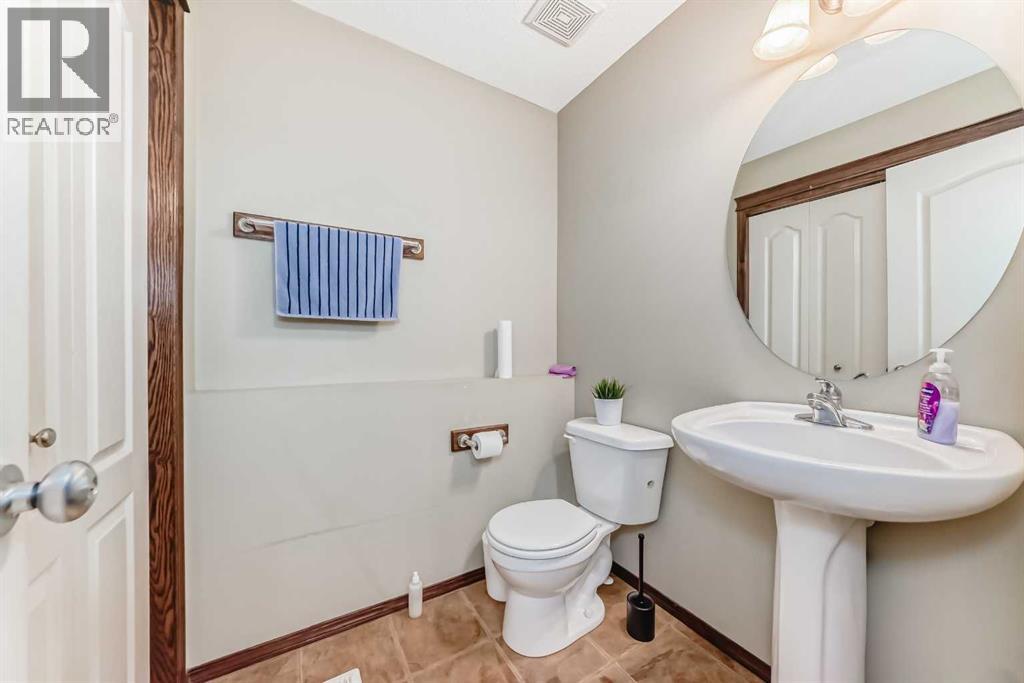 154 New Brighton Lane Se, Calgary, Alberta  T2E 0E2 - Photo 14 - A2259950