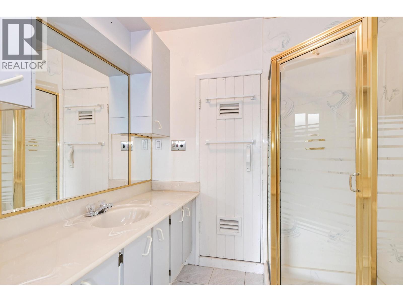 13351 Blundell Road, Richmond, British Columbia  V6W 1B6 - Photo 11 - R3057251