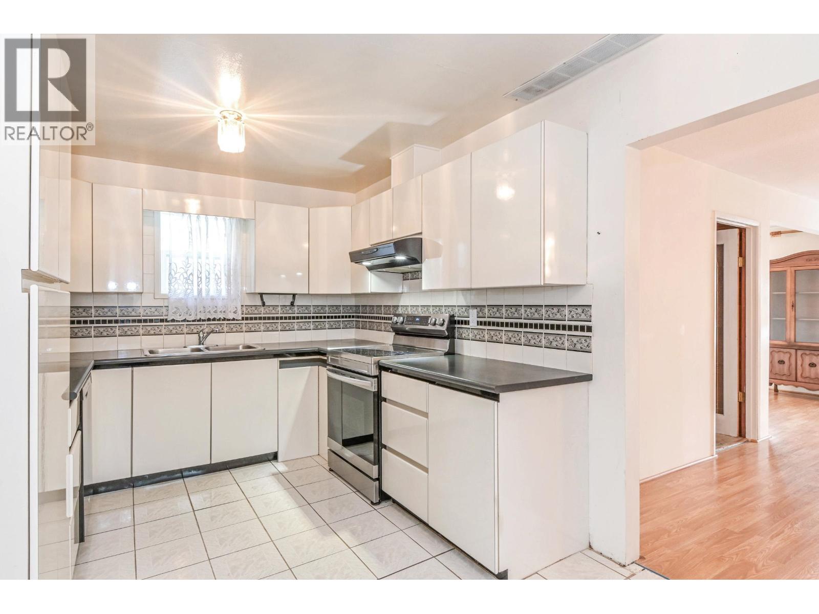 13351 Blundell Road, Richmond, British Columbia  V6W 1B6 - Photo 6 - R3057251