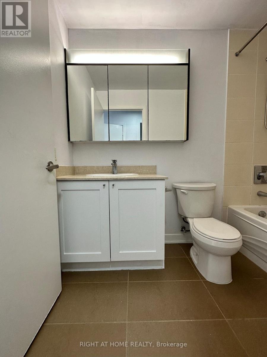 1806 - 4070 Confederation Parkway, Mississauga, Ontario  L5B 0E9 - Photo 17 - W12455508