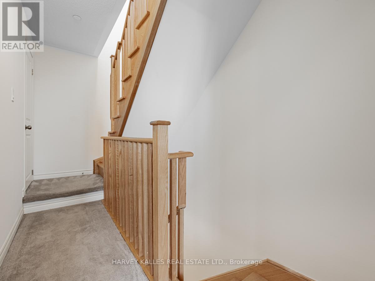 11 - 2255 Mcnab Lane, Mississauga, Ontario  L5J 0B3 - Photo 14 - W12455511