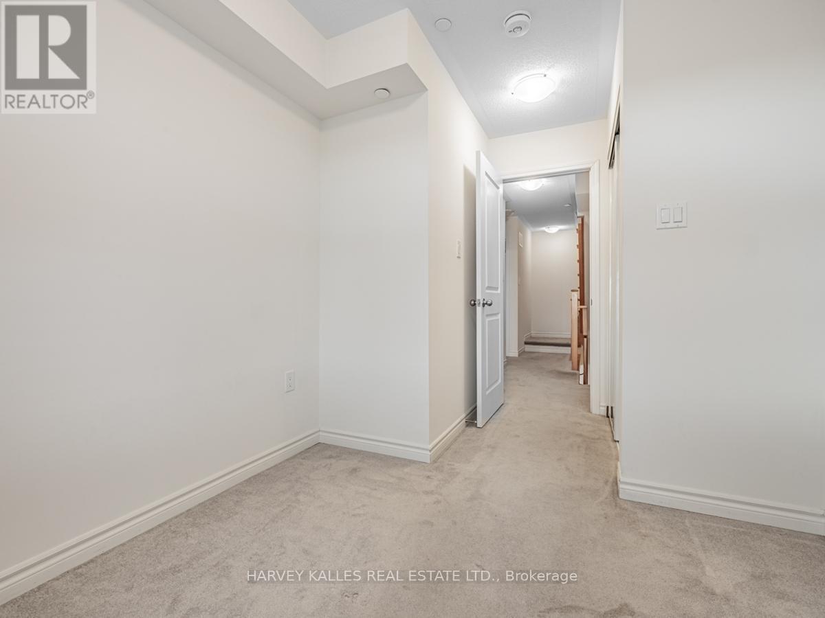 11 - 2255 Mcnab Lane, Mississauga, Ontario  L5J 0B3 - Photo 18 - W12455511