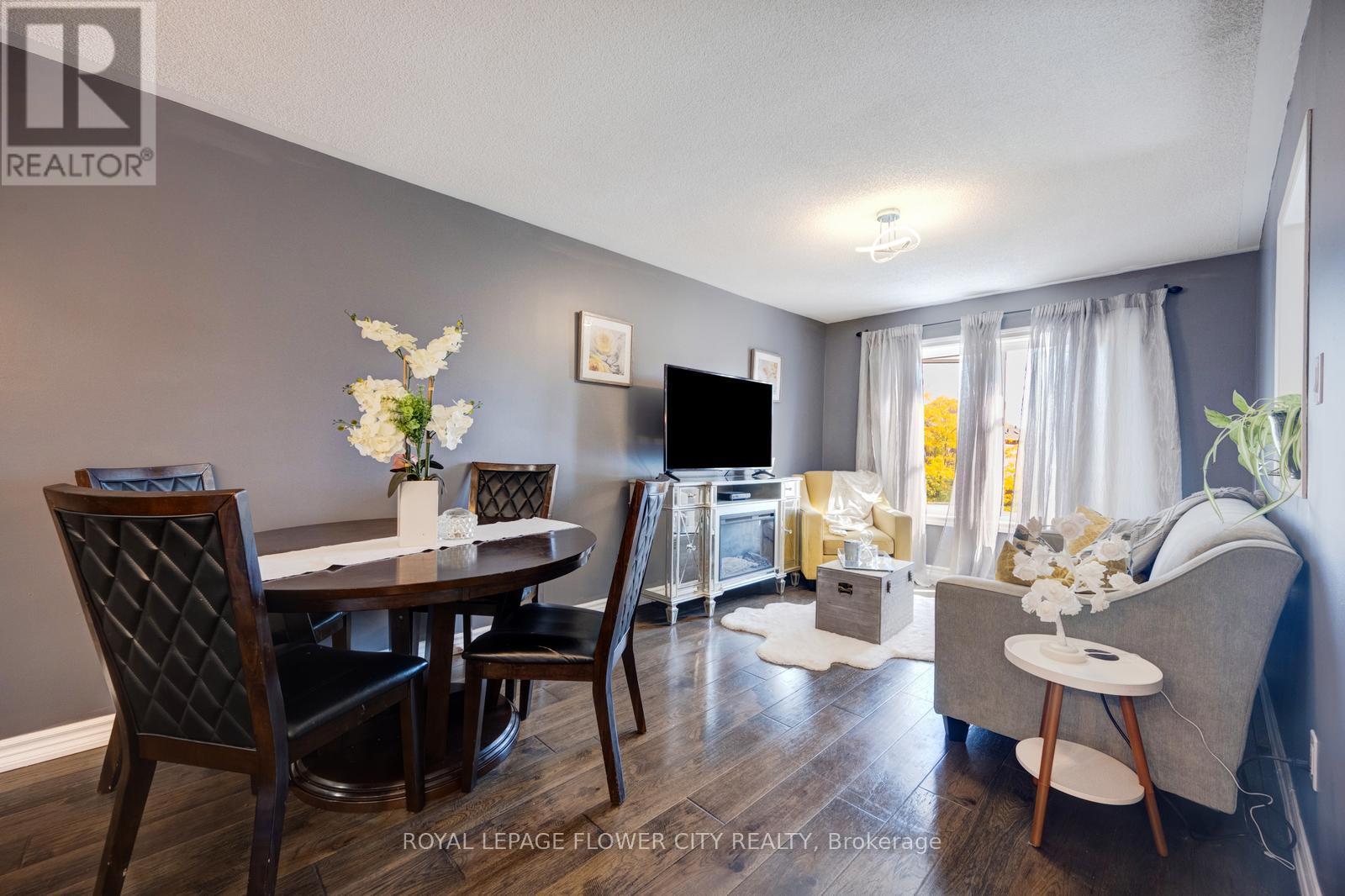 607 Rossellini Drive, Mississauga, Ontario  L5W 1M5 - Photo 4 - W12455521