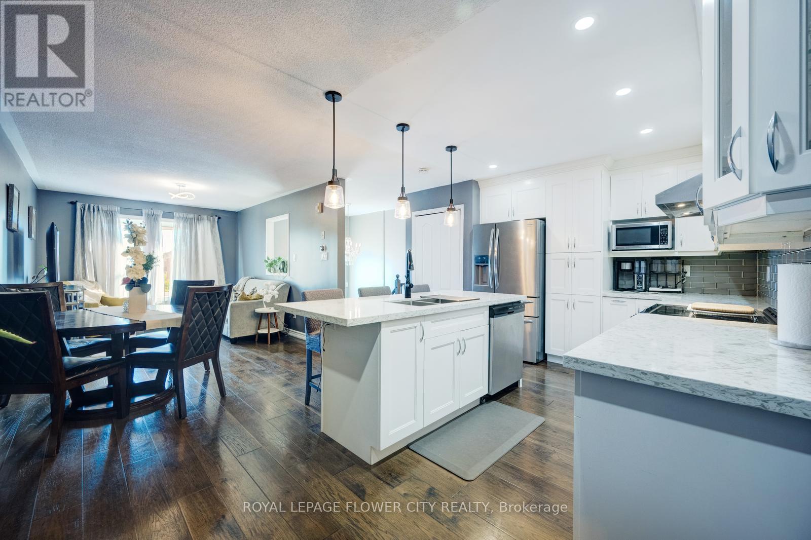 607 Rossellini Drive, Mississauga, Ontario  L5W 1M5 - Photo 9 - W12455521
