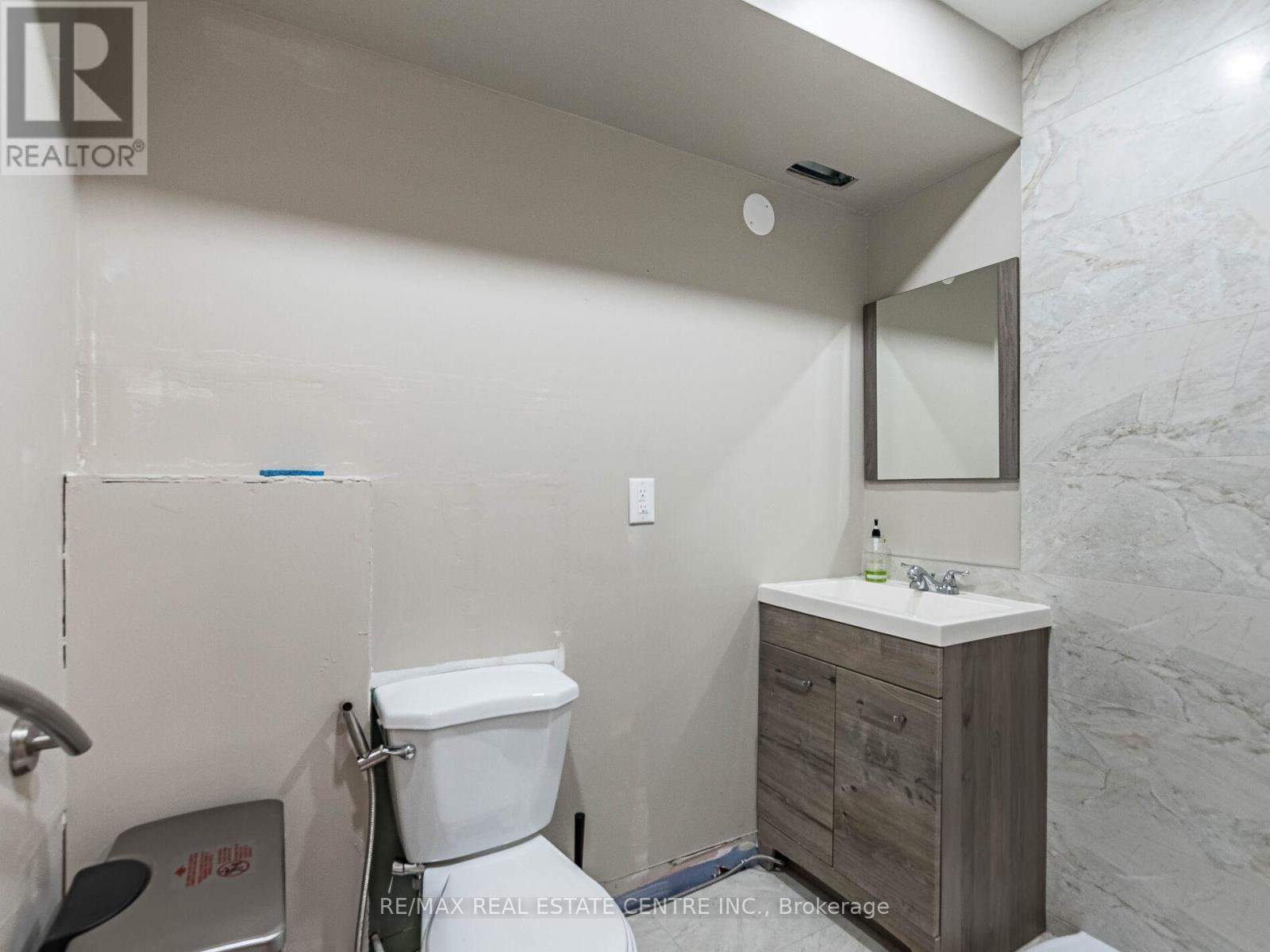 1157 Restivo Lane, Milton, Ontario  L9T 2X5 - Photo 46 - W12455522