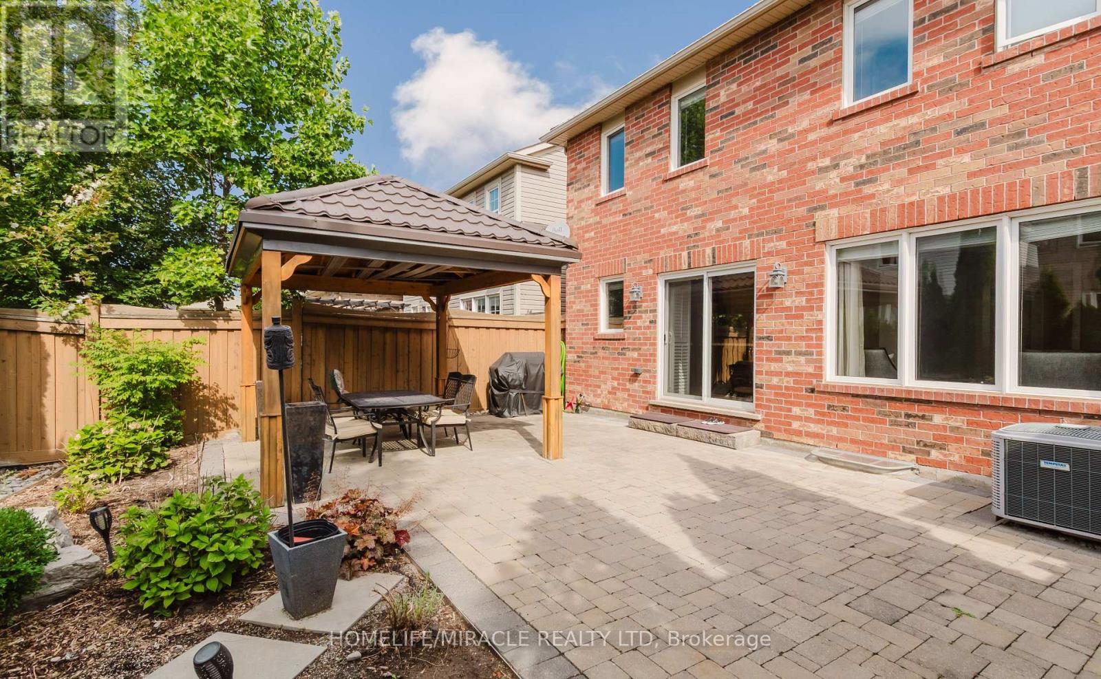 926 Whewell Trail, Milton, Ontario  L9T 8C7 - Photo 3 - W12455524