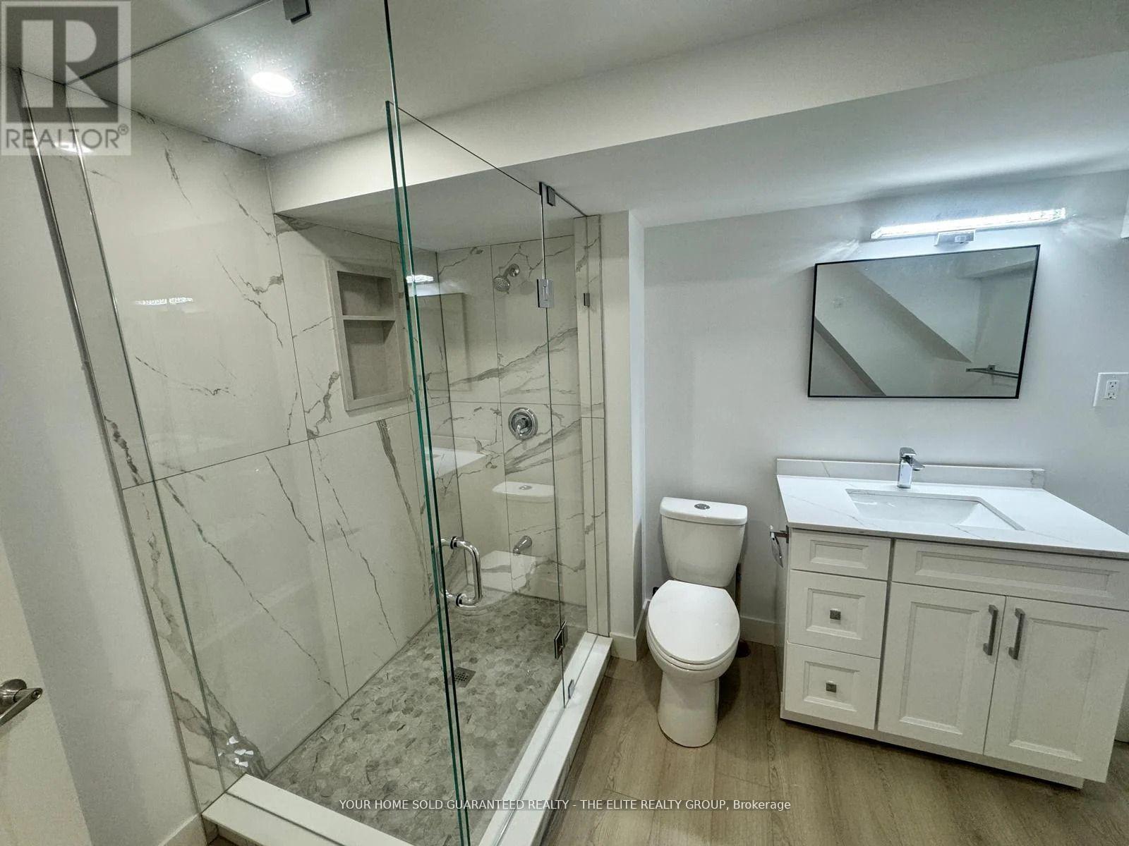 3276 Victory Crescent, Mississauga, Ontario  L4T 1L9 - Photo 12 - W12455527