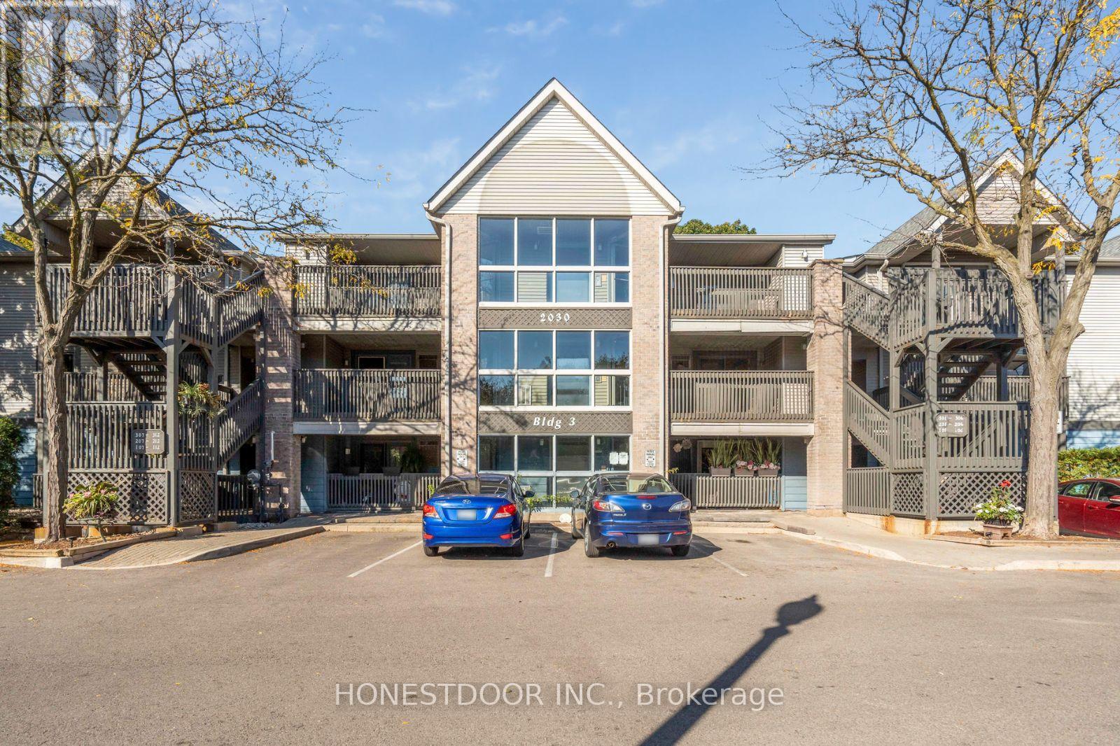 304 - 2030 CLEAVER AVENUE, Burlington, Ontario