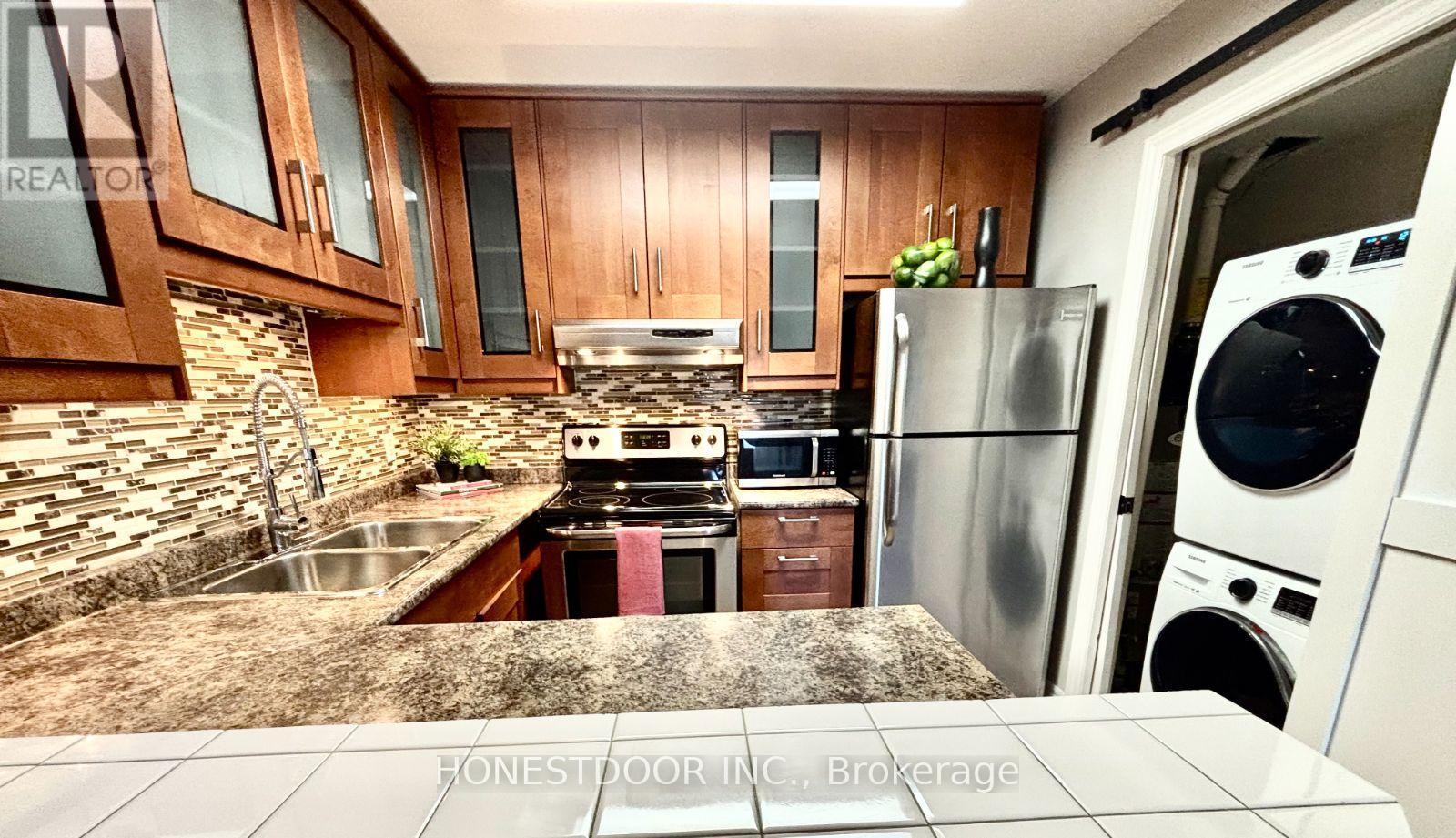 304 - 2030 Cleaver Avenue, Burlington, Ontario  L7M 4C3 - Photo 10 - W12455528